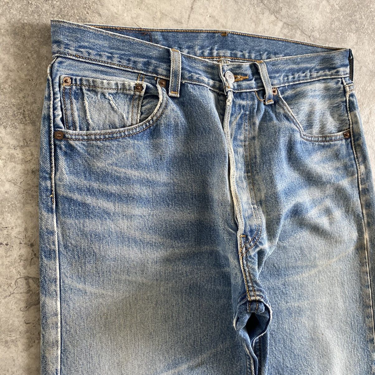 Levi's Size 33x32 Vintage Levi's 501 Faded Blue Distressed Jeans Size US 33 - 8 Thumbnail