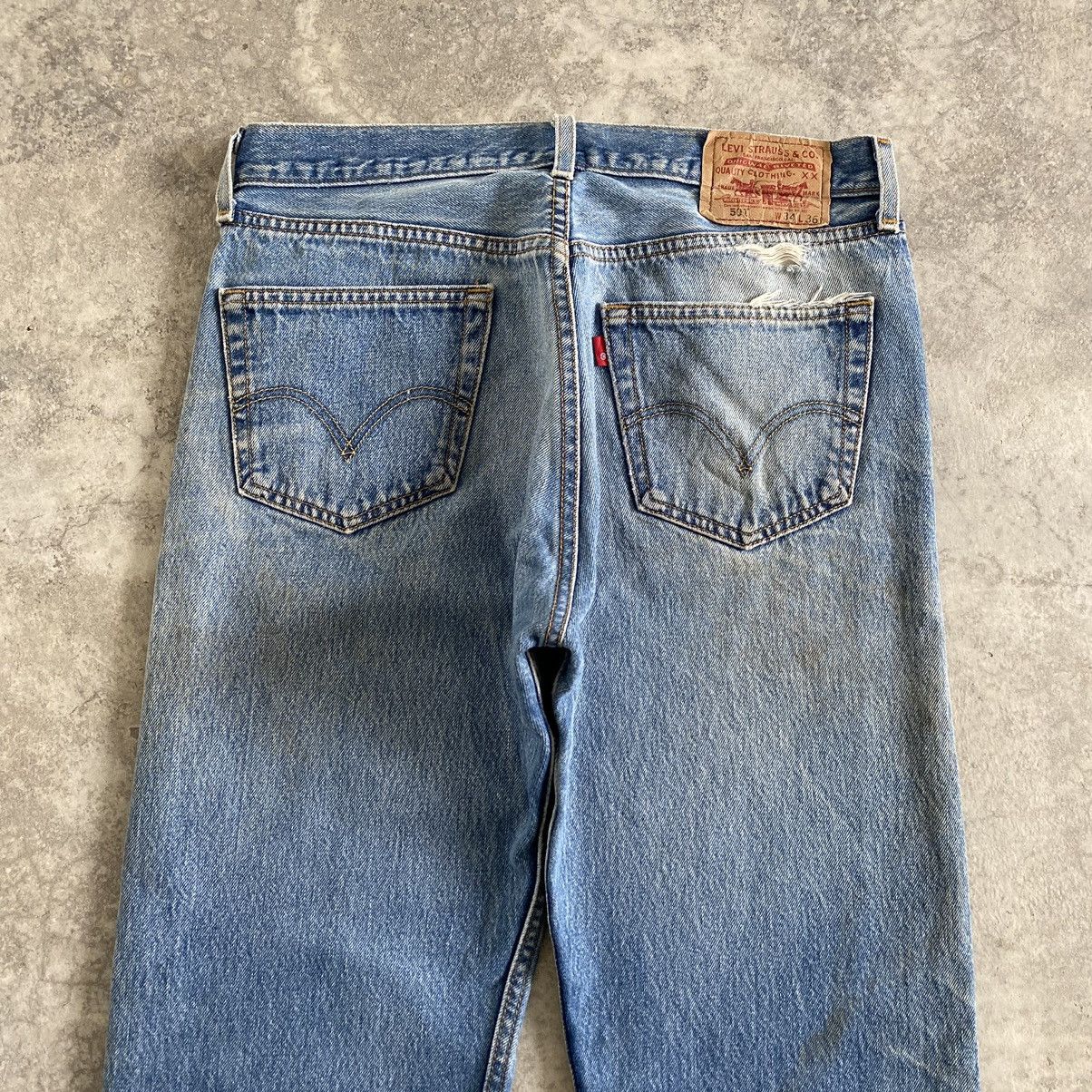 Levi's Size 33x32 Vintage Levi's 501 Faded Blue Distressed Jeans Size US 33 - 14 Thumbnail