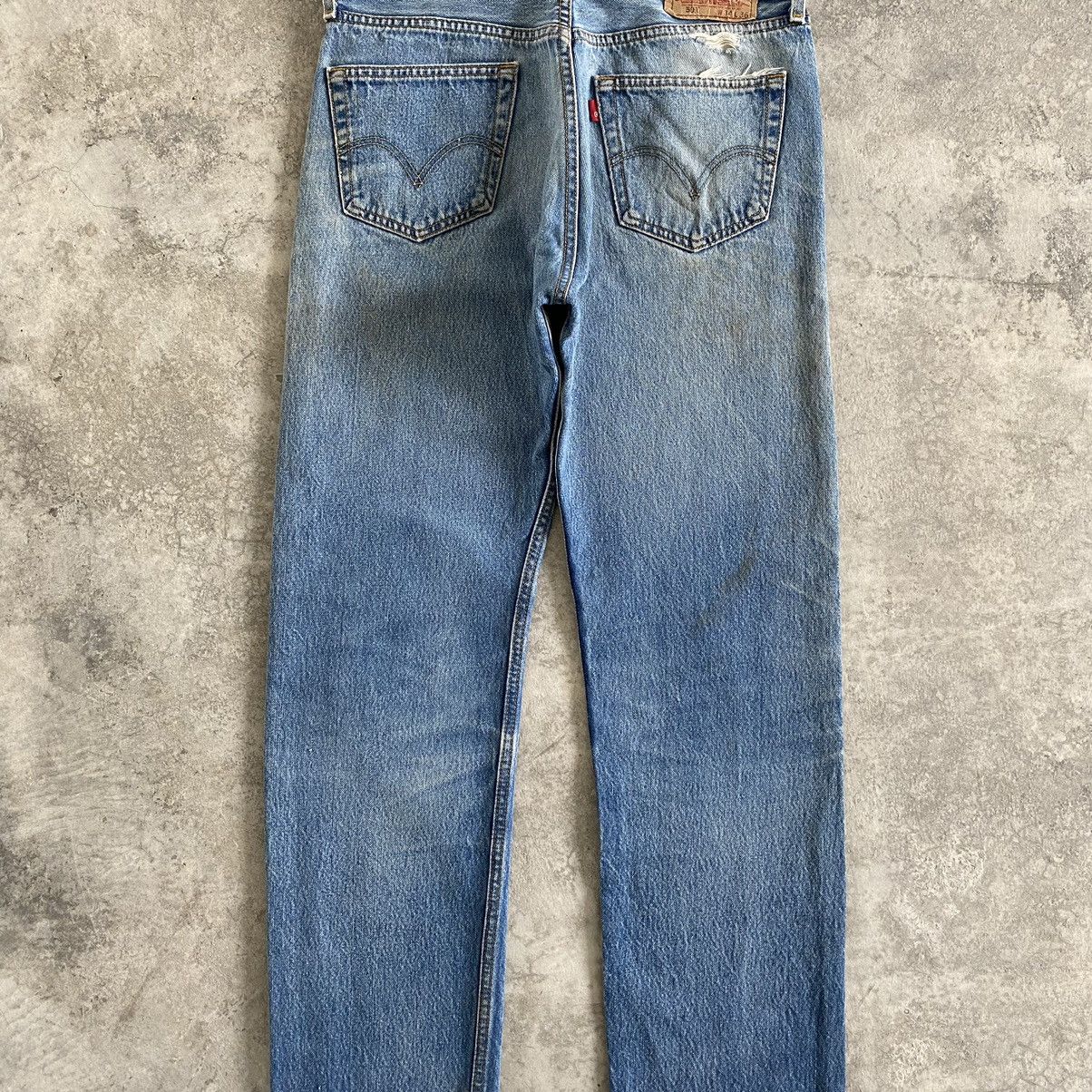 Levi's Size 33x32 Vintage Levi's 501 Faded Blue Distressed Jeans Size US 33 - 16 Thumbnail