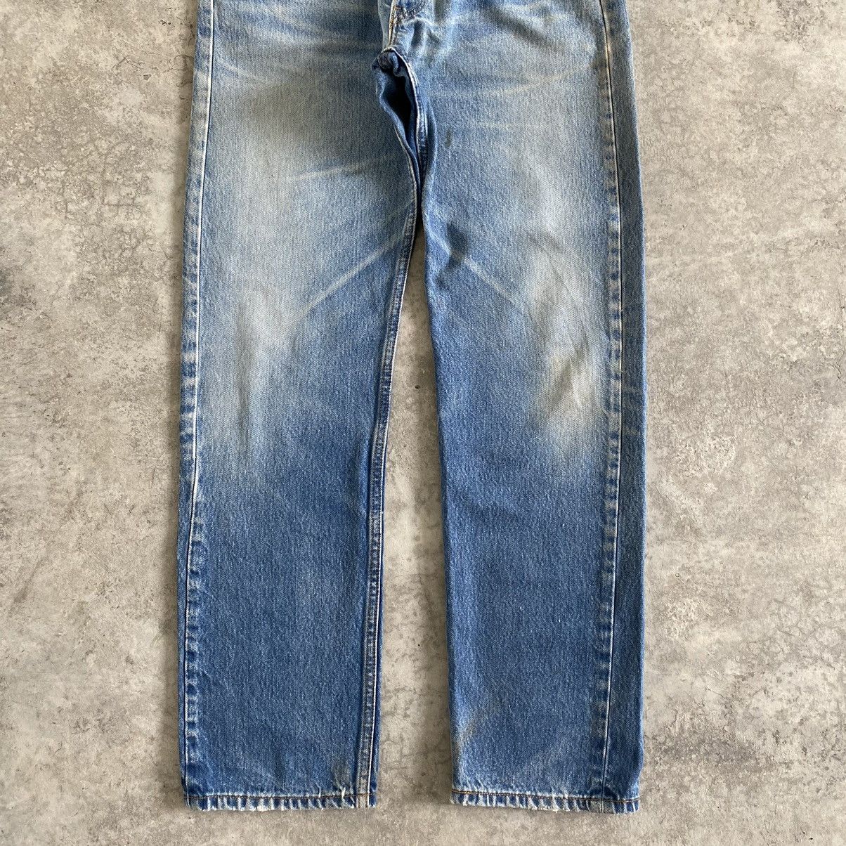 Levi's Size 33x32 Vintage Levi's 501 Faded Blue Distressed Jeans Size US 33 - 4 Thumbnail