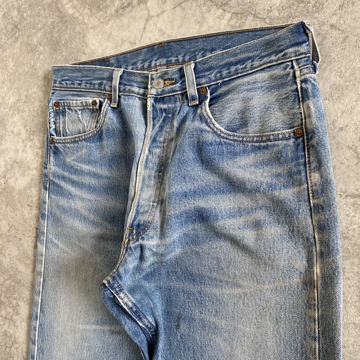 Levi's Size 33x32 Vintage Levi's 501 Faded Blue Distressed Jeans Size US 33 - 9 Thumbnail