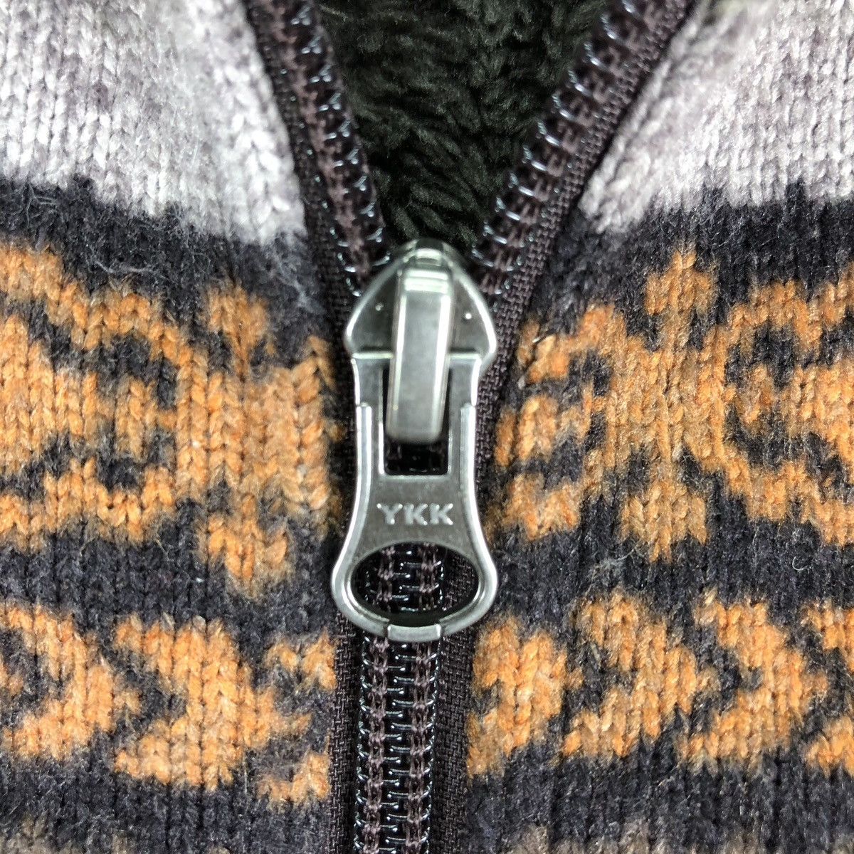 Uniqlo Uniqlo Knit Fleece Navajo Winter/Cold Vest Size US S / EU 44-46 / 1 - 7 Thumbnail