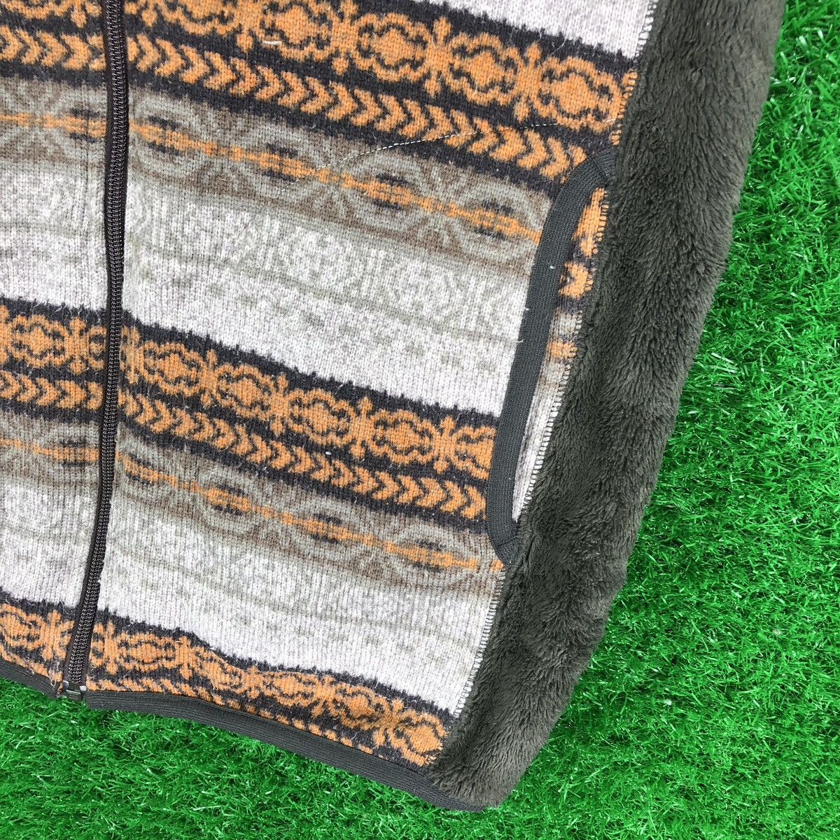 Uniqlo Uniqlo Knit Fleece Navajo Winter/Cold Vest Size US S / EU 44-46 / 1 - 3 Thumbnail