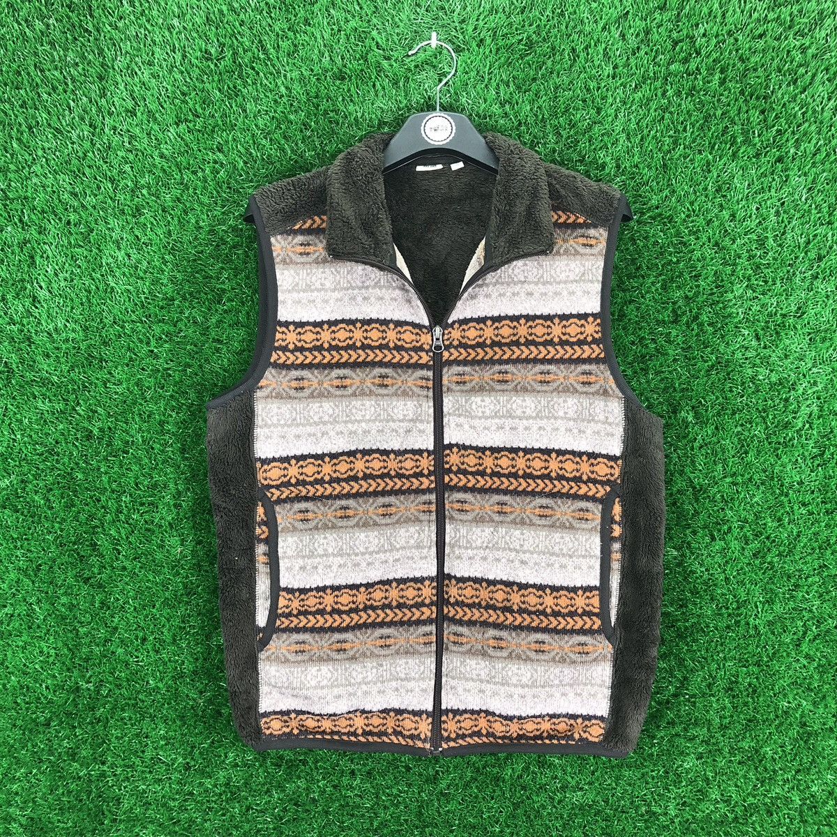Uniqlo Uniqlo Knit Fleece Navajo Winter/Cold Vest Size US S / EU 44-46 / 1 - 1 Thumbnail