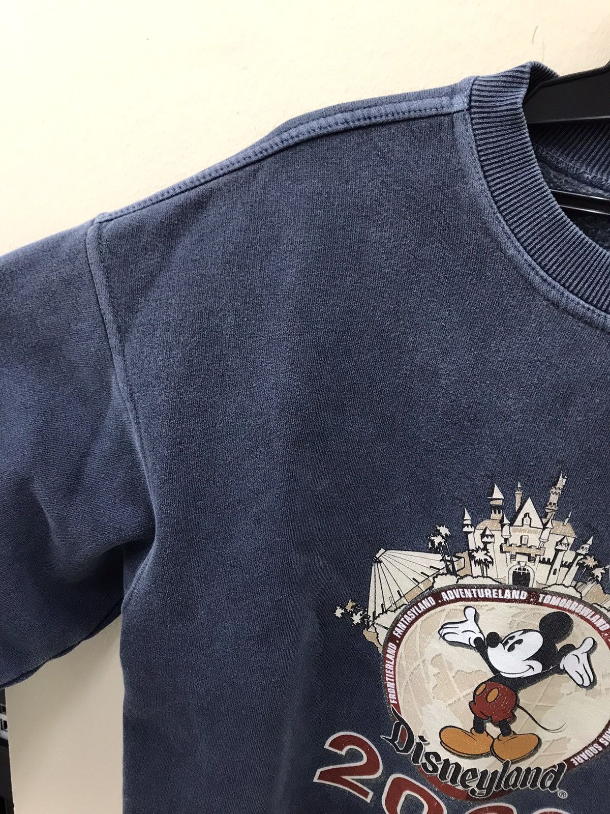 Disney Disneyland 2000 Sweatshirt Size US L / EU 52-54 / 3 - 13 Thumbnail