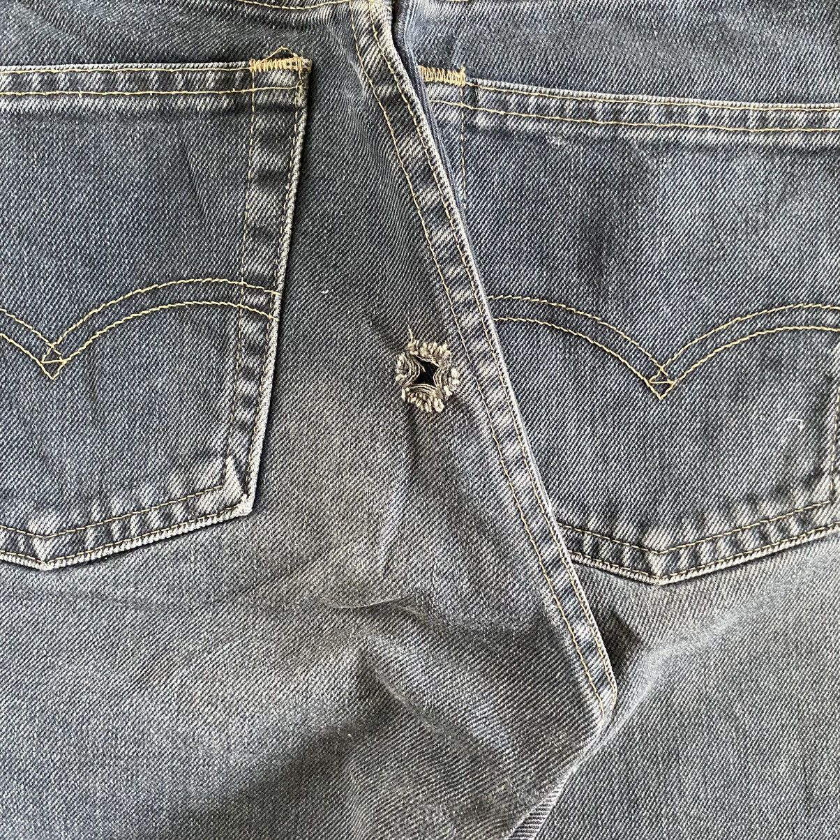 Levi's Vintage 1993 Levi's 509 Faded Black Ripped Denim Jeans Size US 28 / EU 44 - 16 Thumbnail