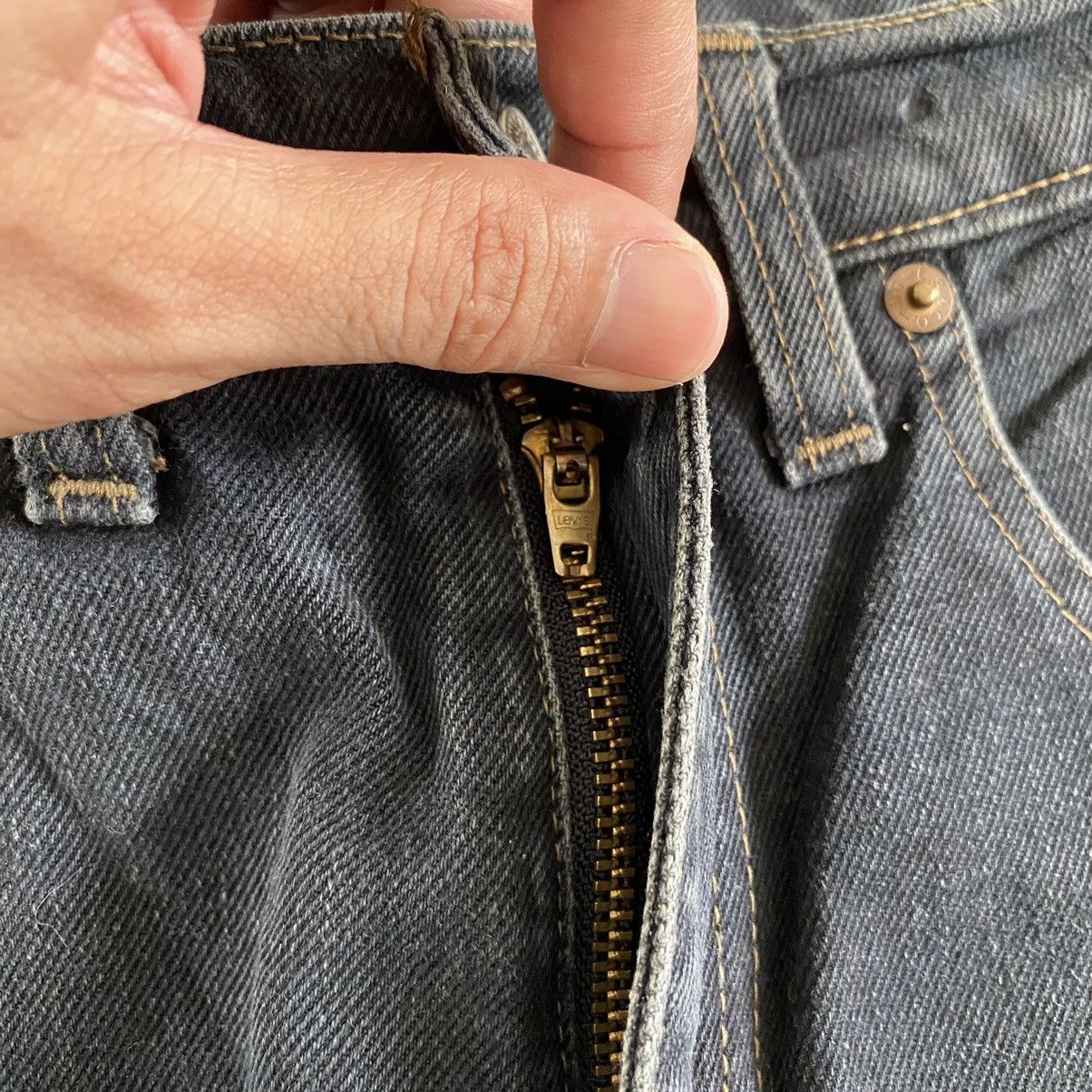 Levi's Vintage 1993 Levi's 509 Faded Black Ripped Denim Jeans Size US 28 / EU 44 - 9 Thumbnail