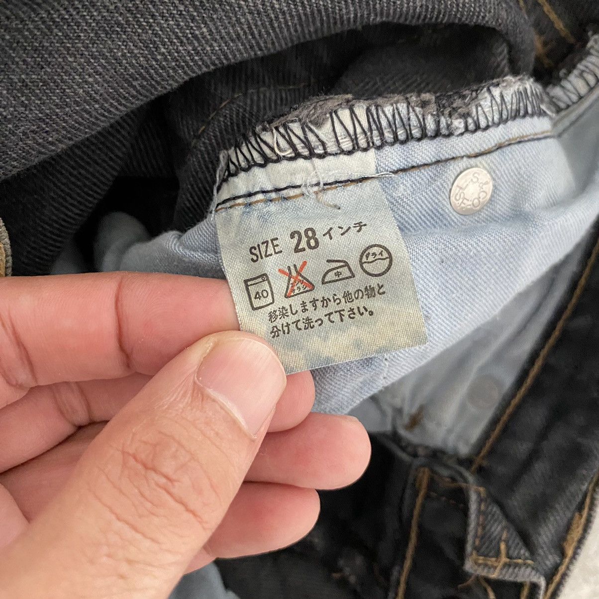Levi's Vintage 1993 Levi's 509 Faded Black Ripped Denim Jeans Size US 28 / EU 44 - 21 Thumbnail