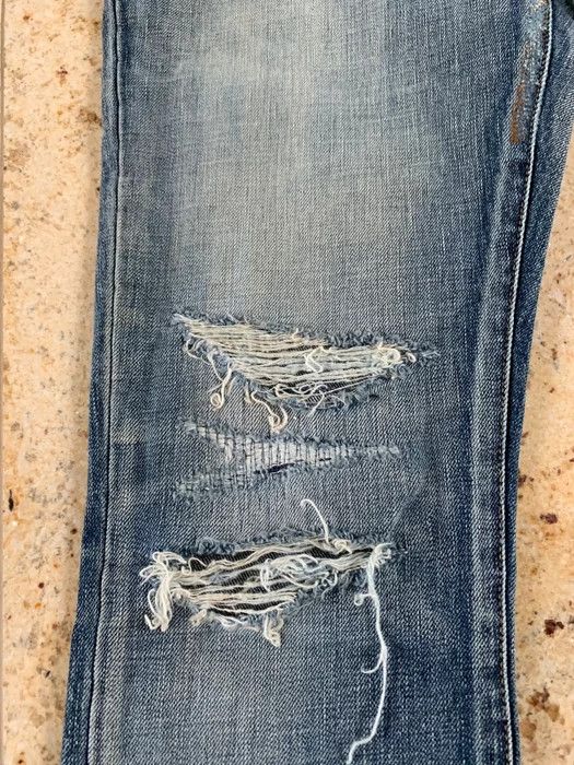 Saint Laurent Paris D02 Distressed Denim in Indigo Size US 30 / EU 46 - 13 Thumbnail