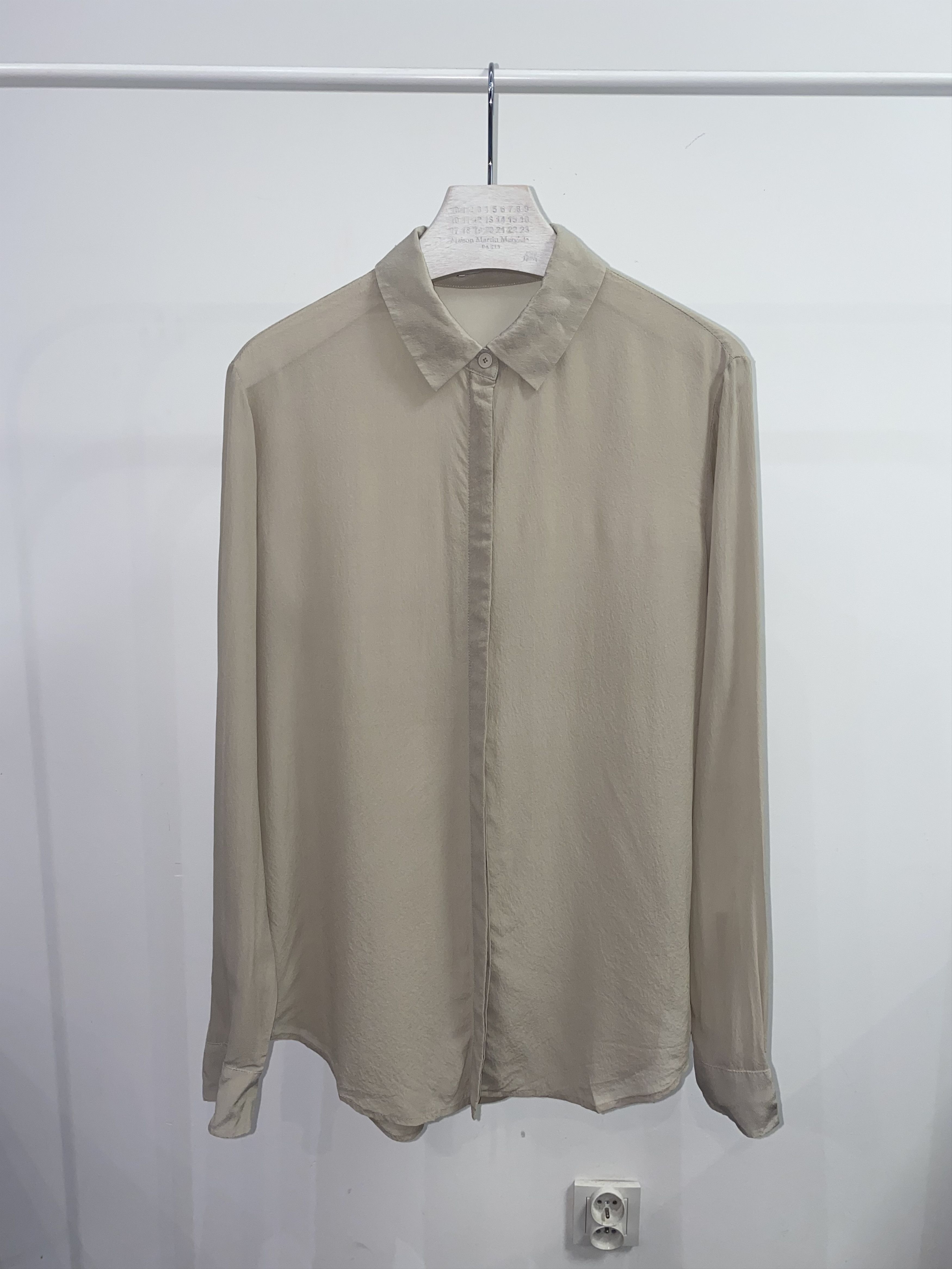 Alexander Wang Alexander Wang Beige Silk Button Up Shirt Size US S / EU 44-46 / 1 - 1 Thumbnail