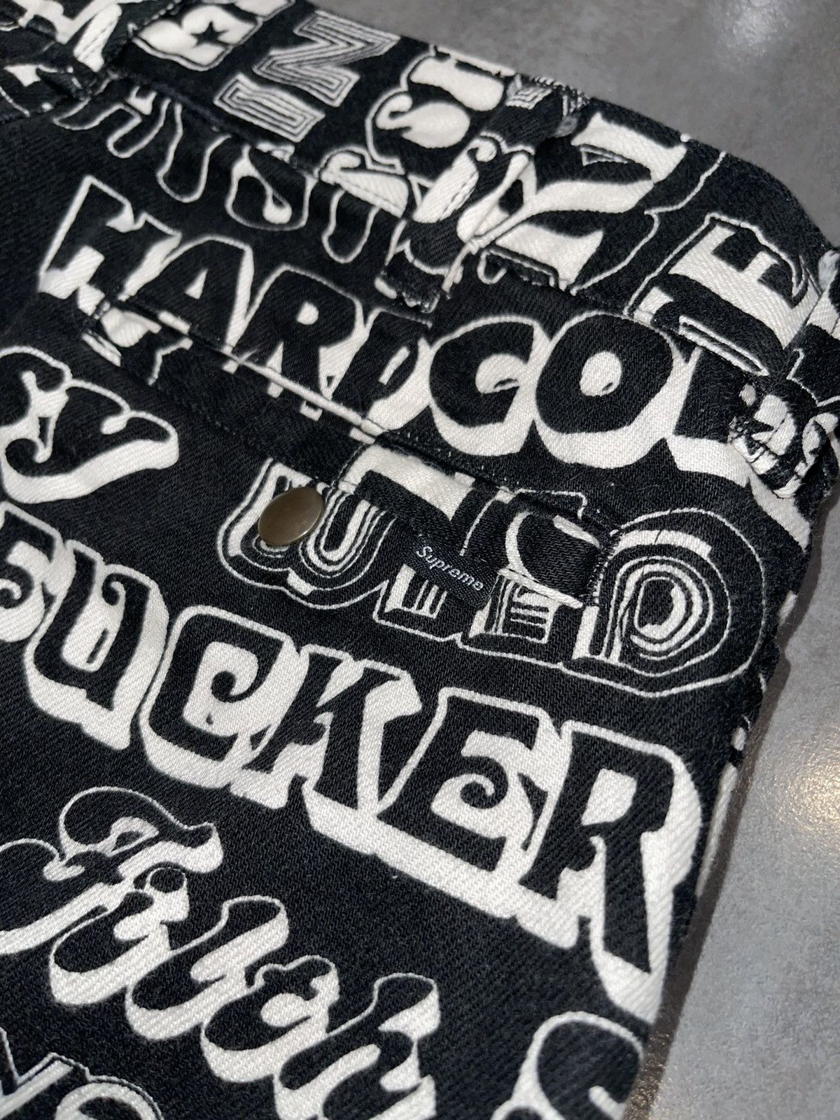 Hysteric Glamour × Supreme FW17 Supreme X Hysteric Glamour Text Work Denim Pants Size US 30 / EU 46 - 13 Thumbnail