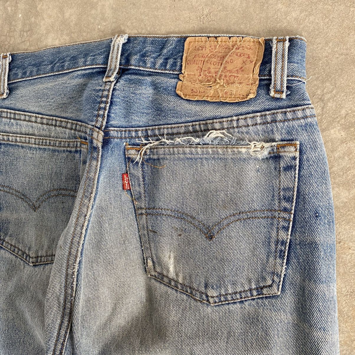 Levi's Vintage 80’s Levi's 501 Faded Blue Ripped Denim Jeans Size US 27 - 20 Thumbnail