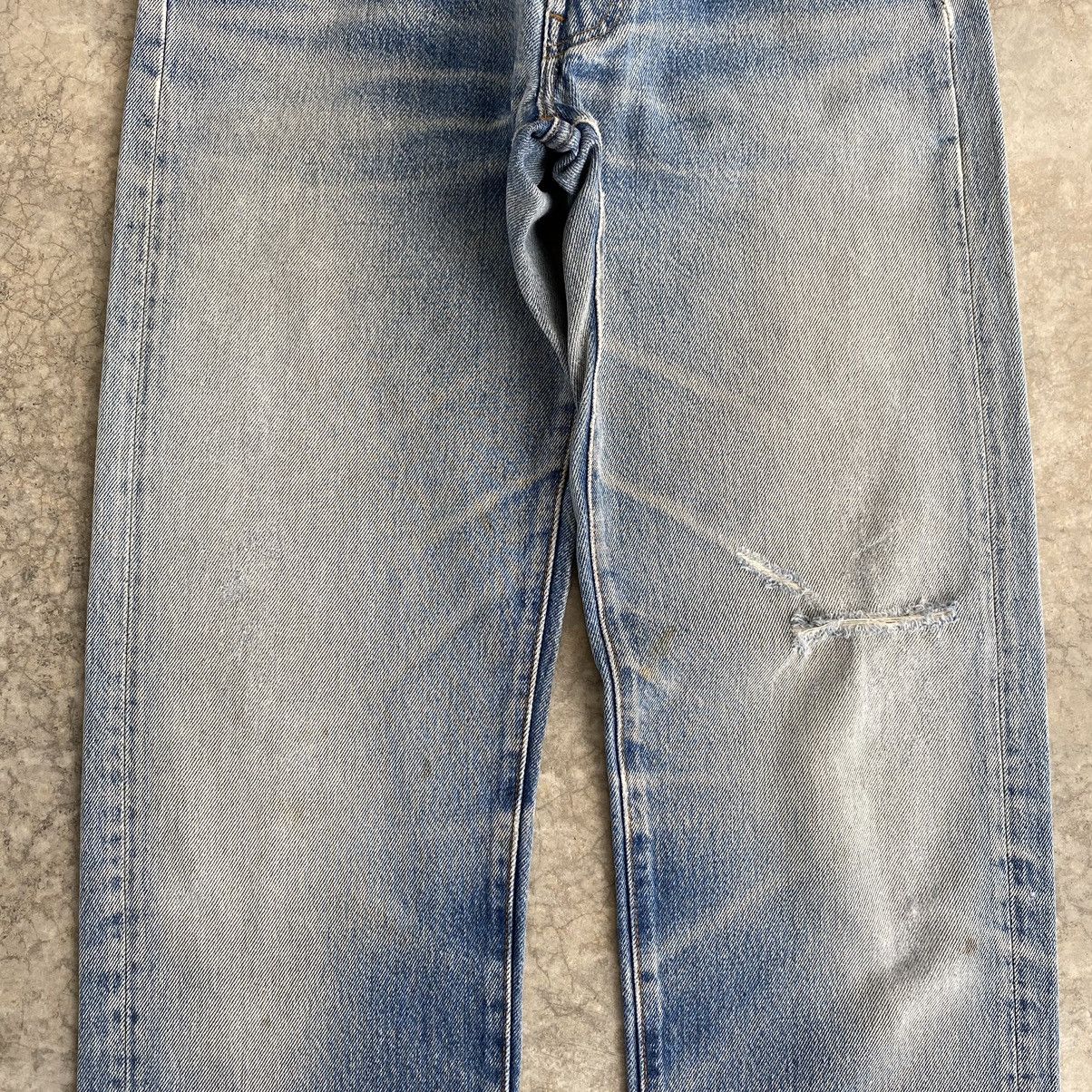 Levi's Vintage 80’s Levi's 501 Faded Blue Ripped Denim Jeans Size US 27 - 5 Thumbnail