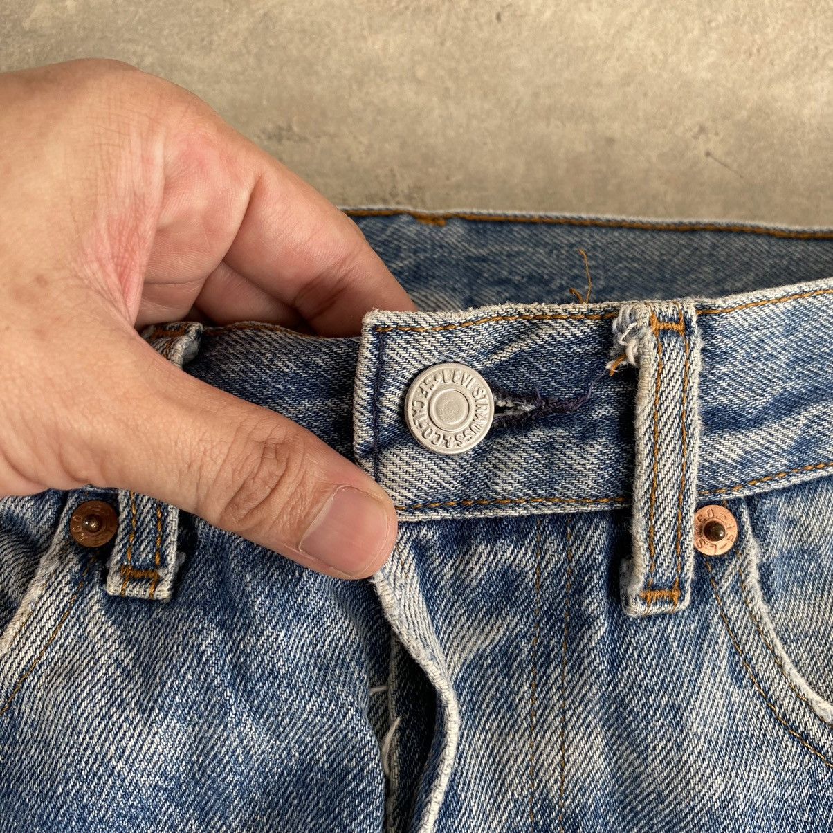 Levi's Vintage 80’s Levi's 501 Faded Blue Ripped Denim Jeans Size US 27 - 11 Thumbnail