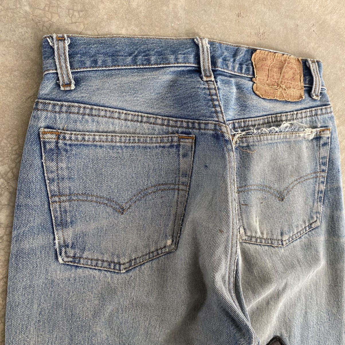 Levi's Vintage 80’s Levi's 501 Faded Blue Ripped Denim Jeans Size US 27 - 19 Thumbnail