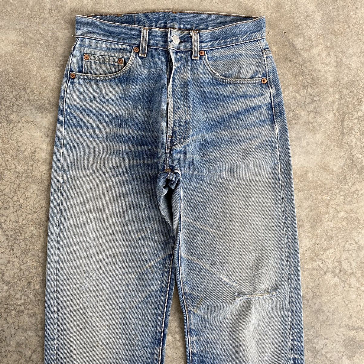 Levi's Vintage 80’s Levi's 501 Faded Blue Ripped Denim Jeans Size US 27 - 2 Thumbnail