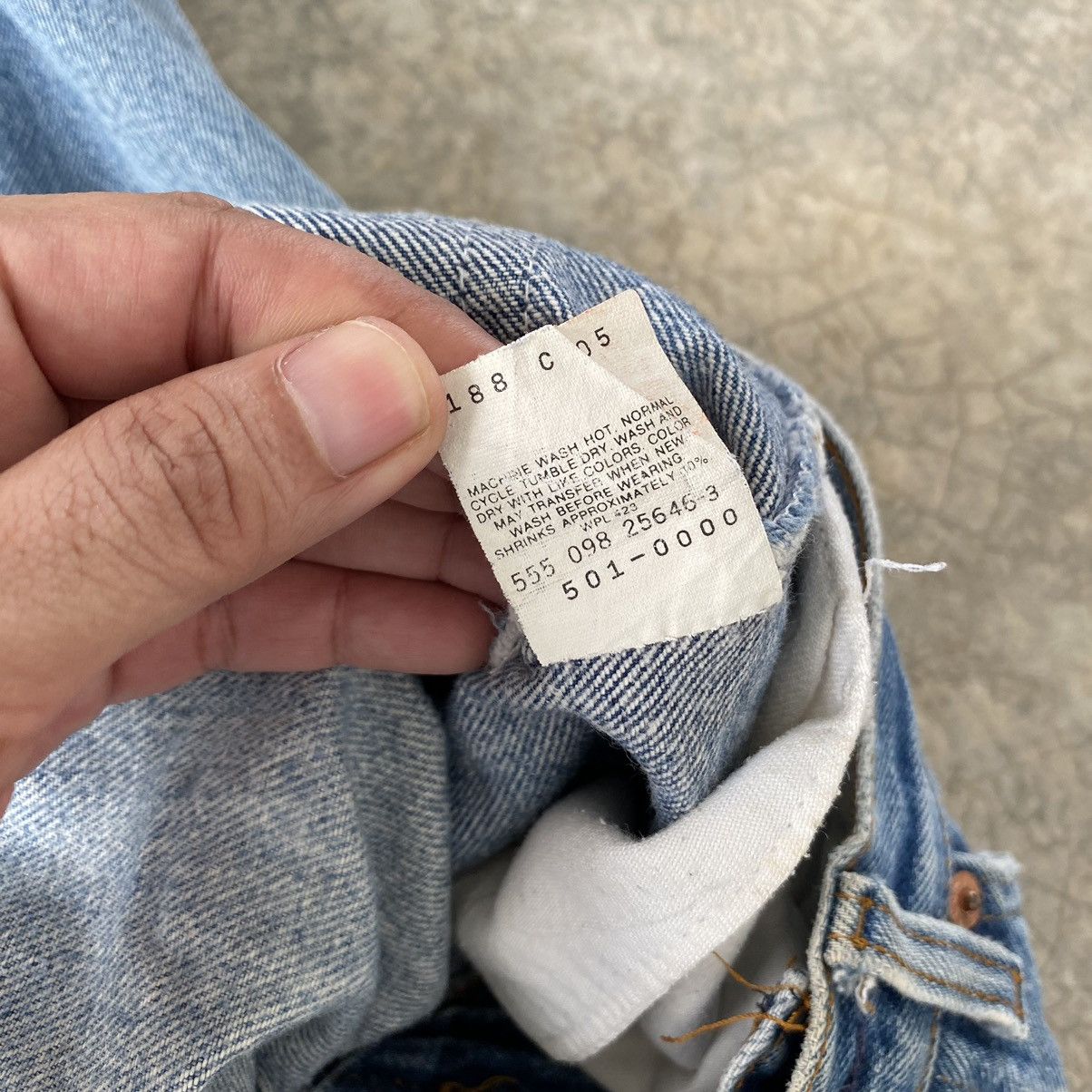 Levi's Vintage 80’s Levi's 501 Faded Blue Ripped Denim Jeans Size US 27 - 25 Thumbnail