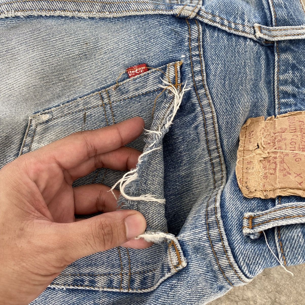 Levi's Vintage 80’s Levi's 501 Faded Blue Ripped Denim Jeans Size US 27 - 23 Thumbnail