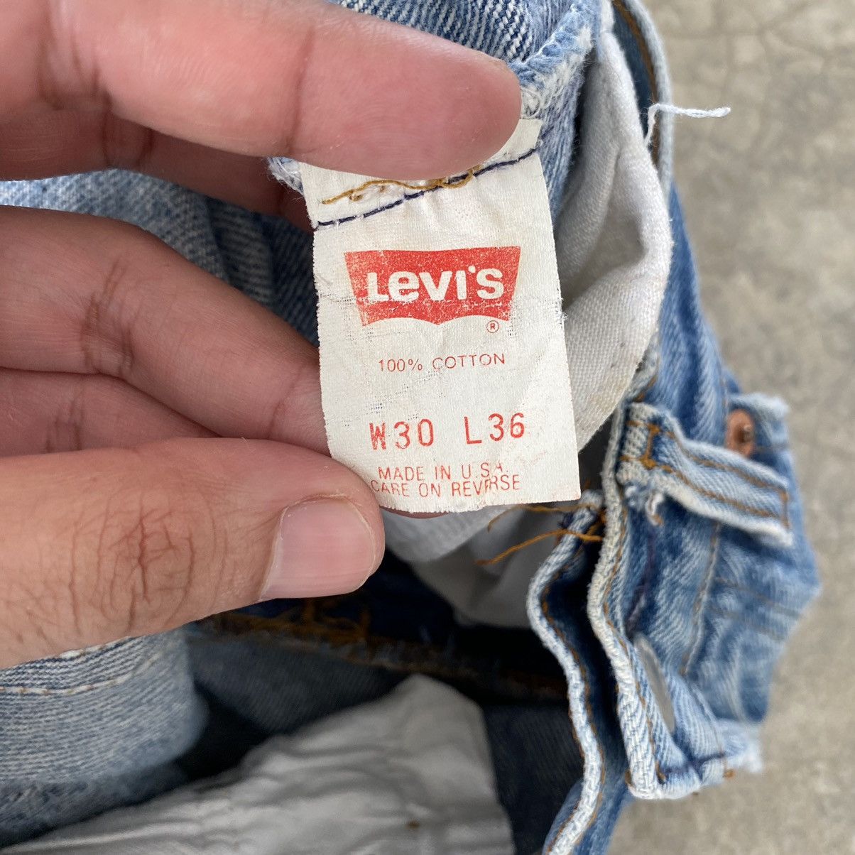 Levi's Vintage 80’s Levi's 501 Faded Blue Ripped Denim Jeans Size US 27 - 24 Thumbnail