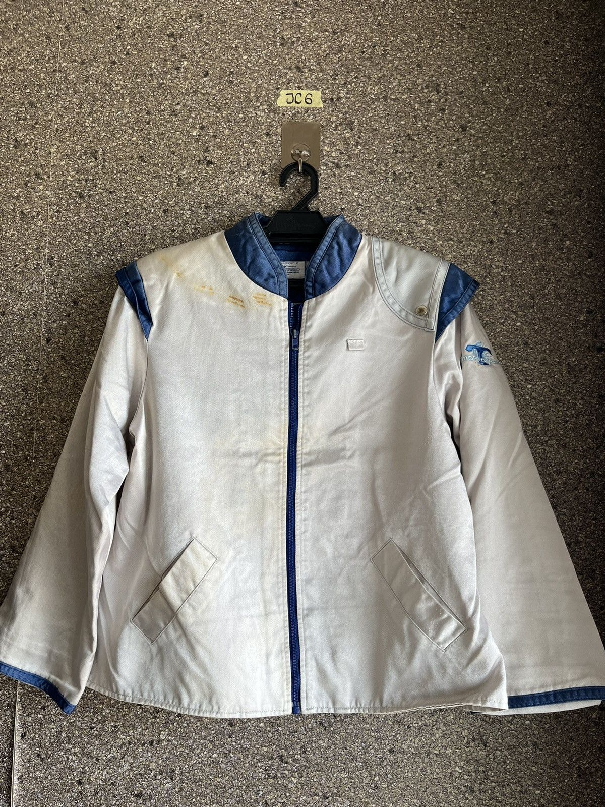 Other Disney jc6 Size US L / EU 52-54 / 3 - 1 Thumbnail