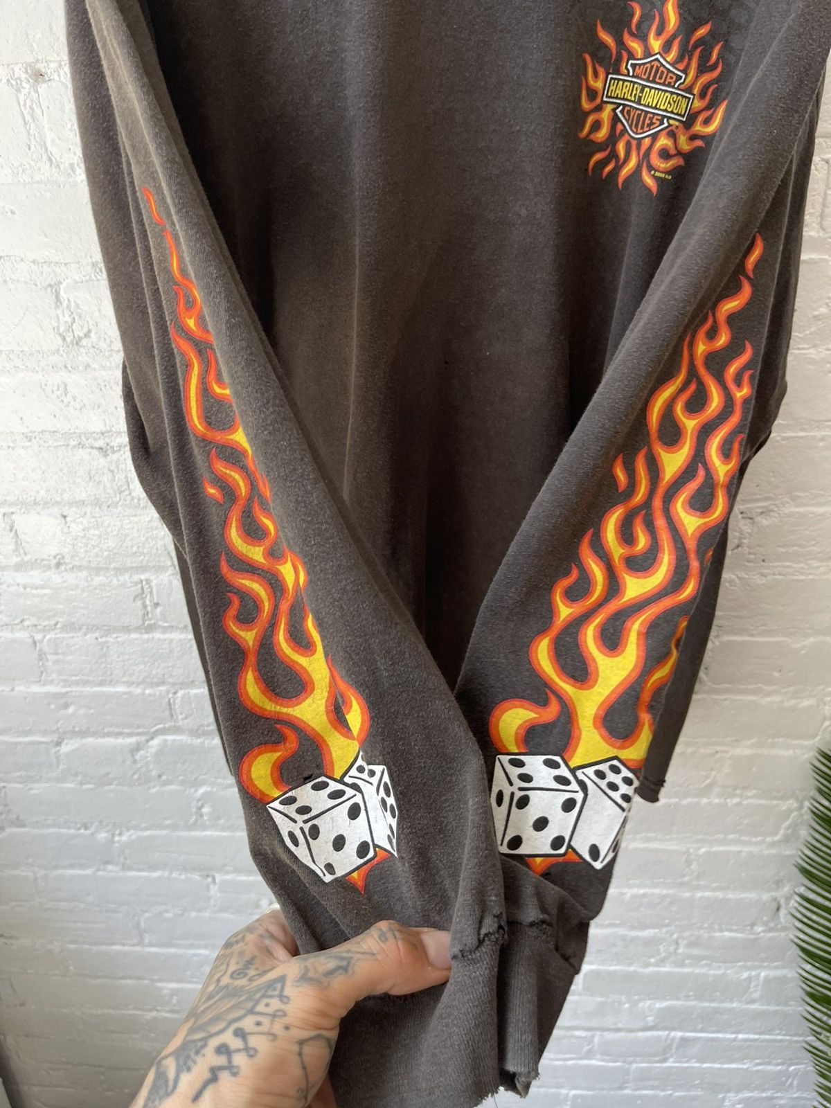 Harley Davidson × Vintage Vintage 4GSELLER HARLEY DICE FLAMES SHIRT Size US XL / EU 56 / 4 - 2 Thumbnail