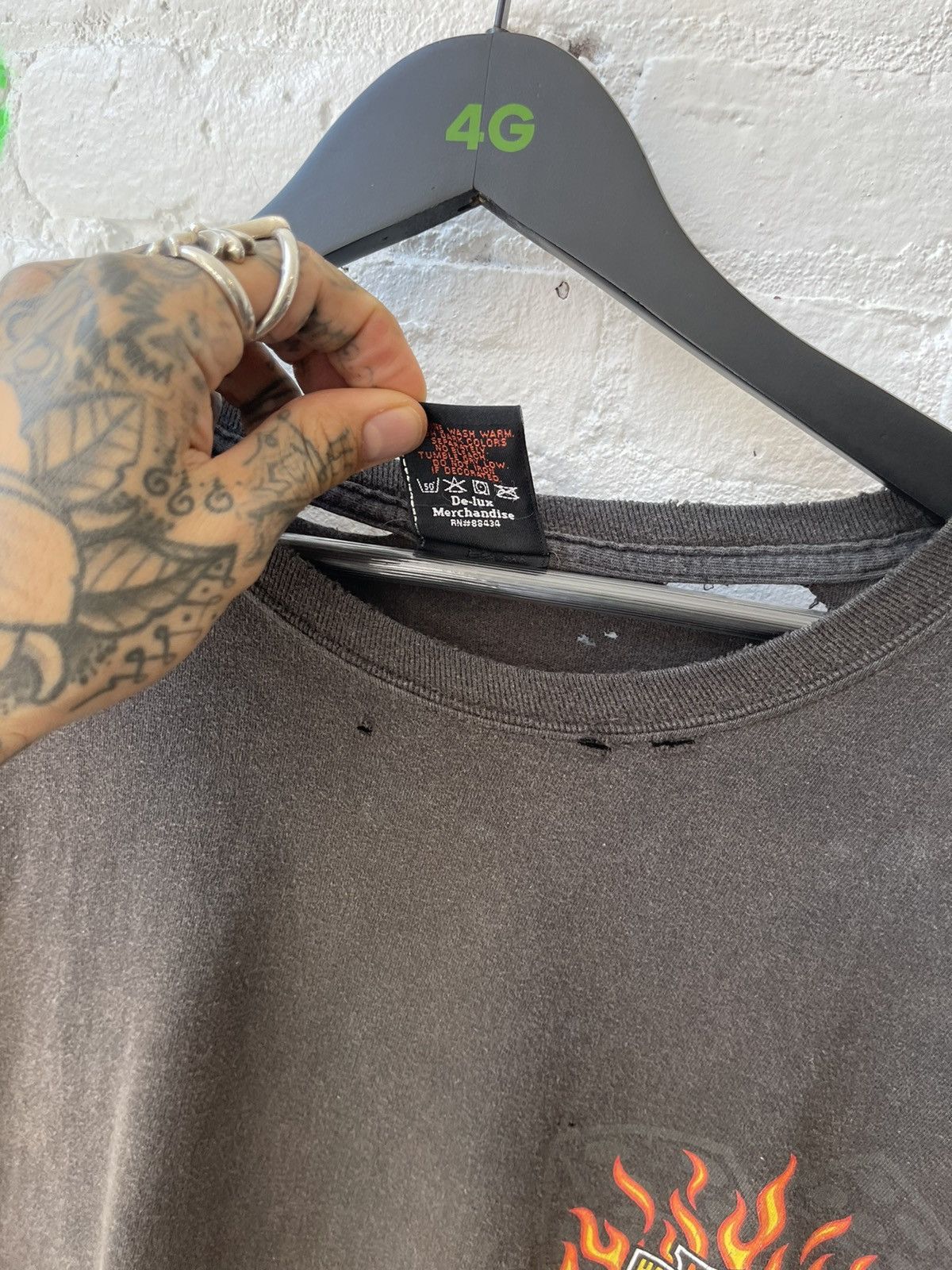 Harley Davidson × Vintage Vintage 4GSELLER HARLEY DICE FLAMES SHIRT Size US XL / EU 56 / 4 - 7 Thumbnail