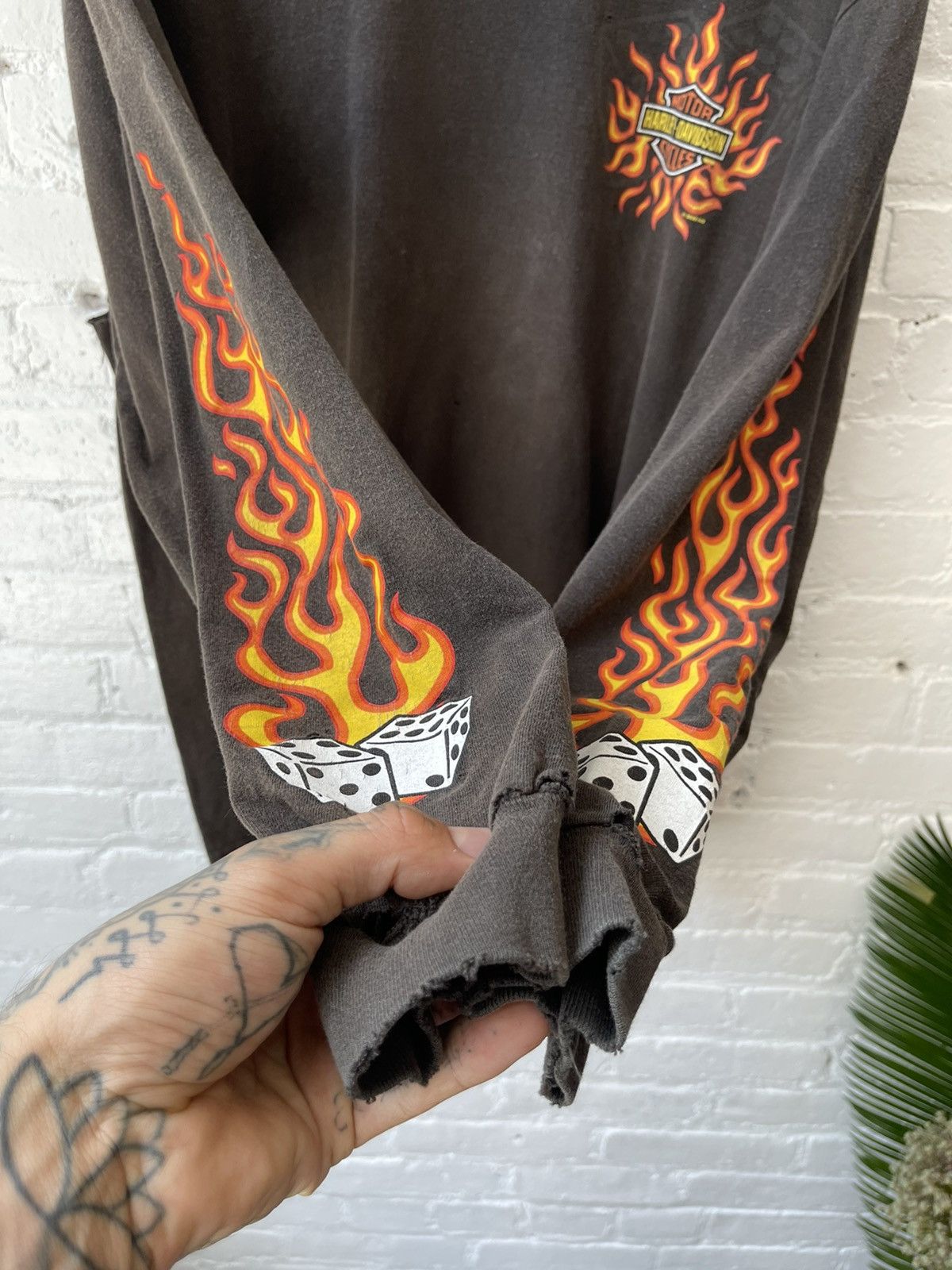 Harley Davidson × Vintage Vintage 4GSELLER HARLEY DICE FLAMES SHIRT Size US XL / EU 56 / 4 - 3 Thumbnail
