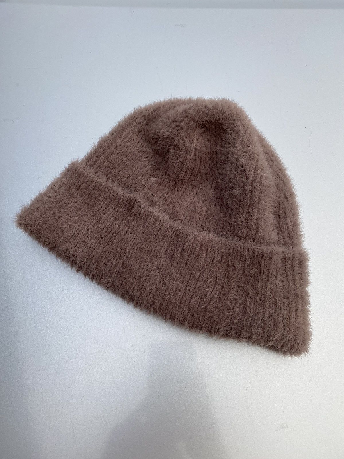 H&M H&M Fluffy Beanie Size ONE SIZE - 1 Thumbnail