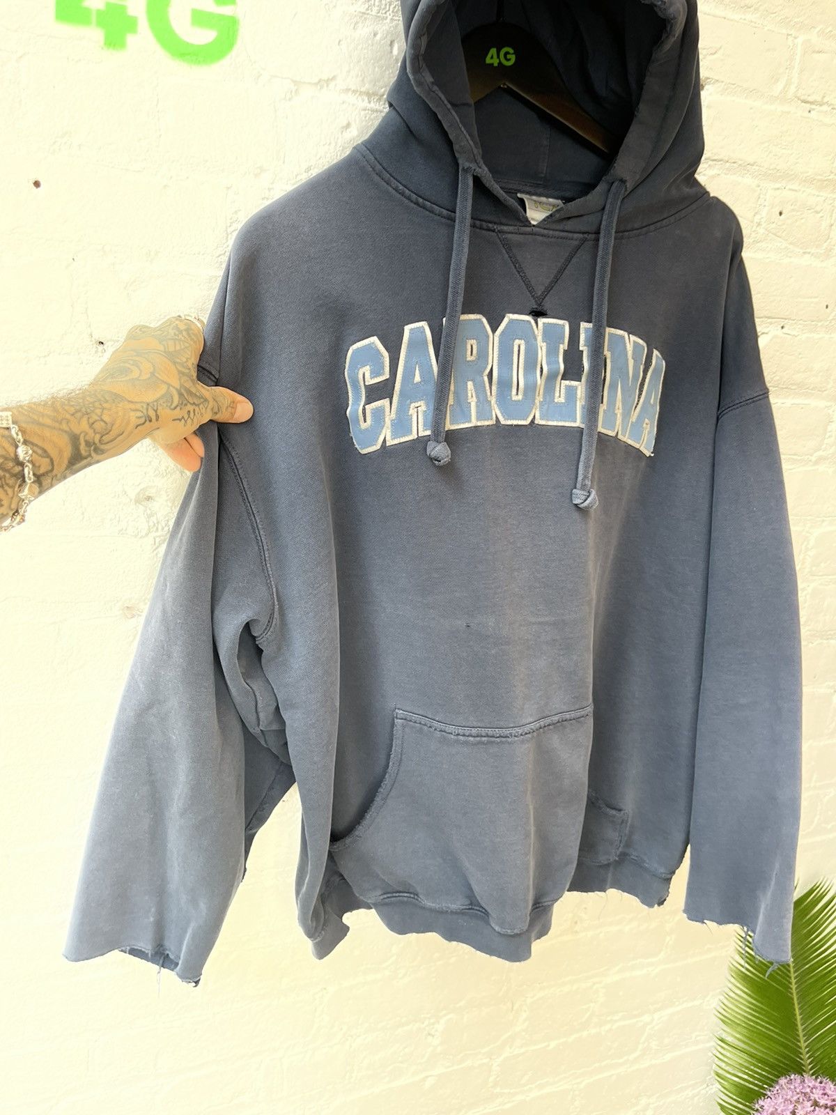Vintage Vintage THRASHED HOODIE COLLEGE CAROLINA Size US L / EU 52-54 / 3 - 3 Thumbnail