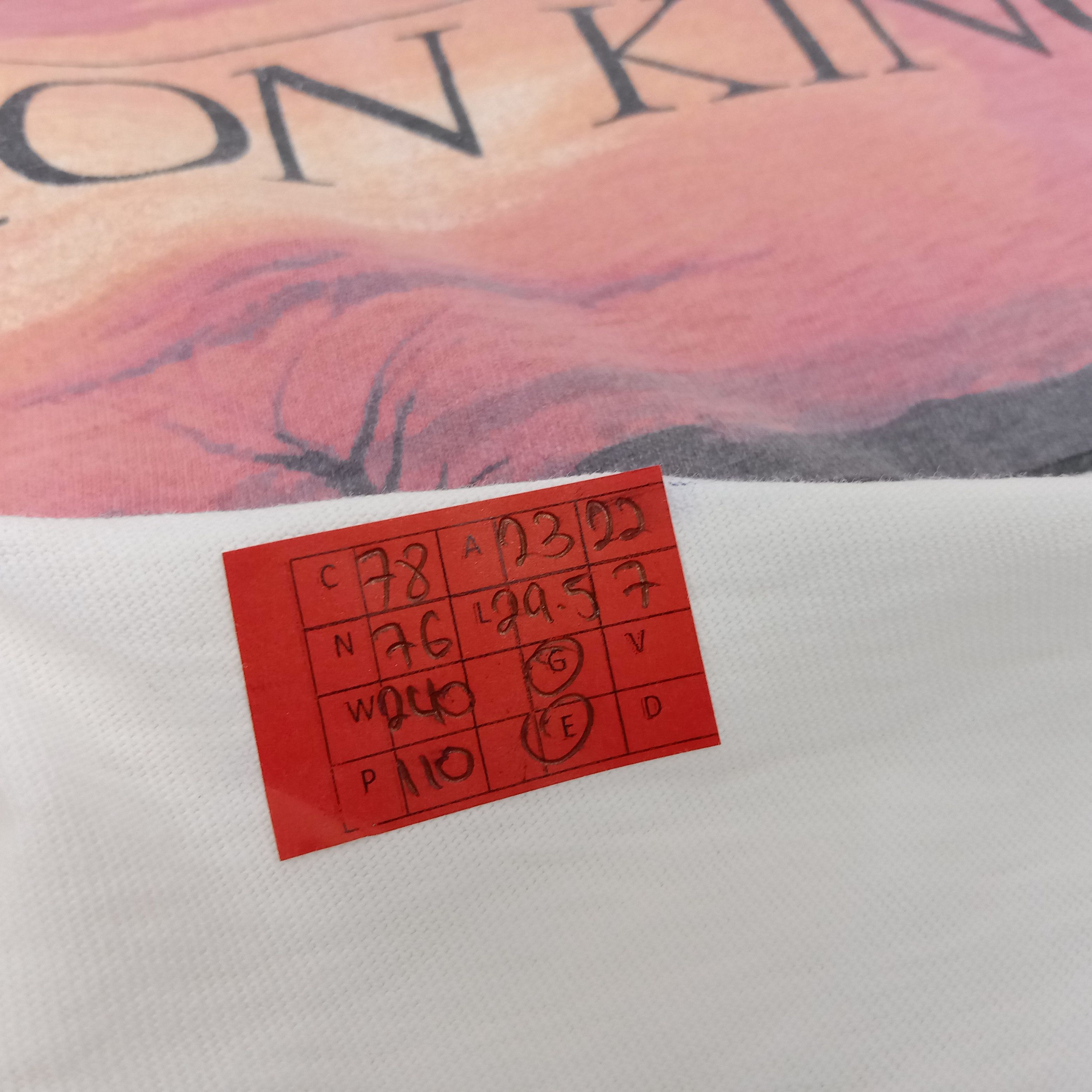 Disney The Lion King Disney Movie Distressed Vintage Promo Tshirt Size US XL / EU 56 / 4 - 10 Thumbnail
