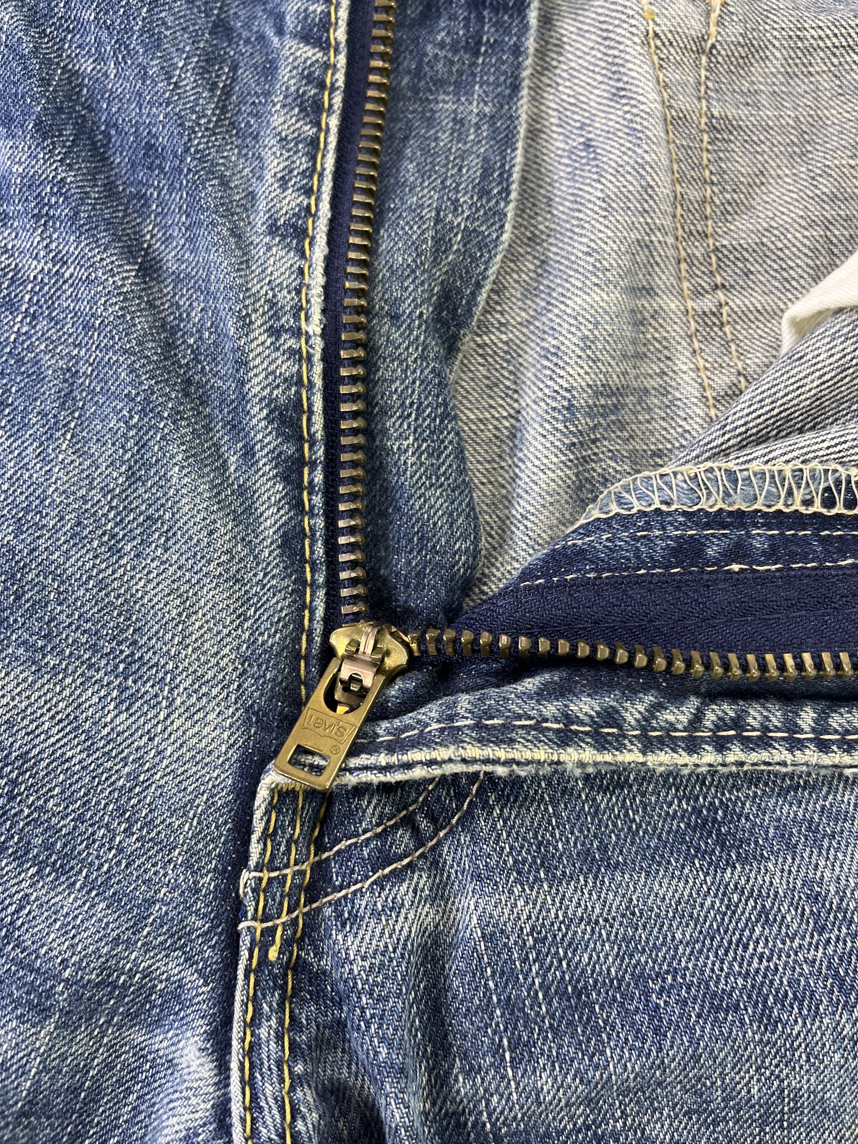 Levi's Vintage Levis 502 Distressed Jeans Rusty Denim - J830 Size US 33 - 8 Thumbnail