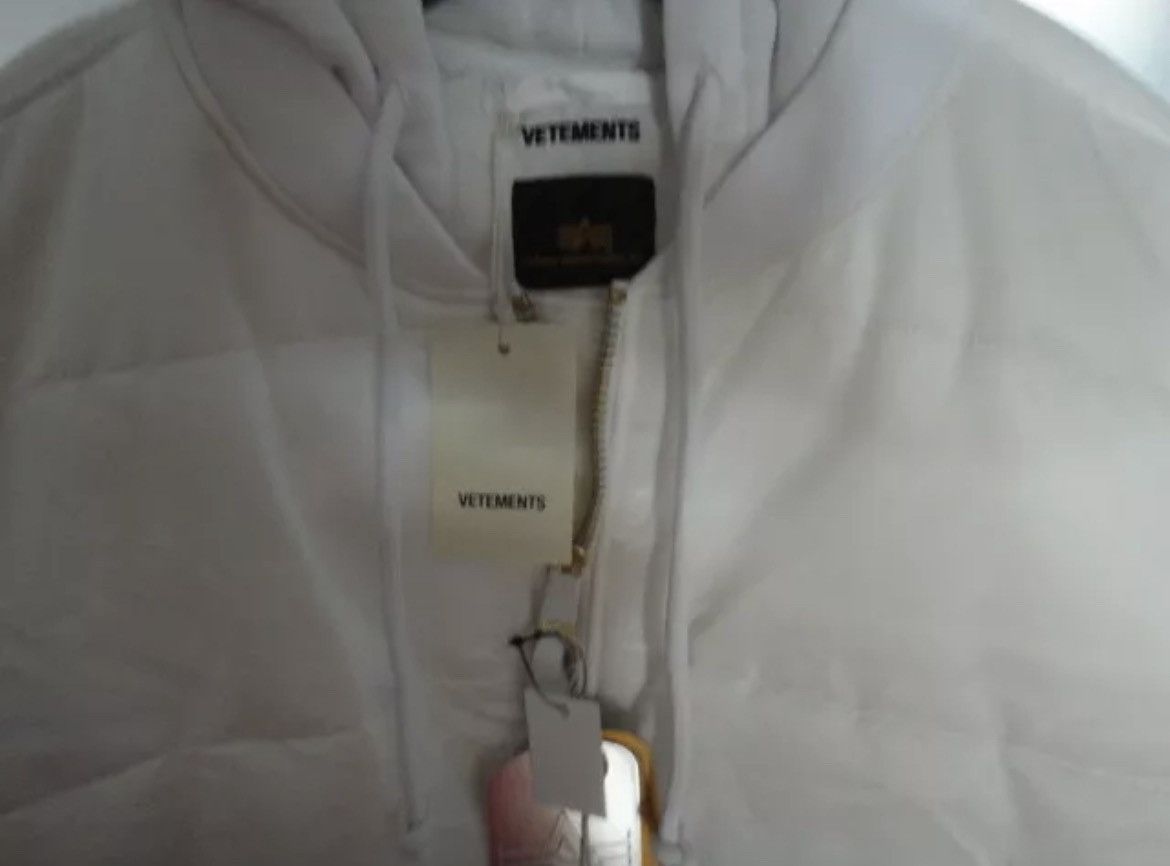 Alpha Industries × Vetements Bombers in White Size US M / EU 48-50 / 2 - 6 Thumbnail