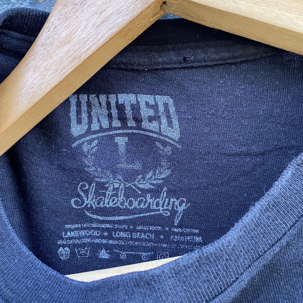 Vintage Thrashed Faded United Skateboard Long Beach ERD GRUNGE TEE Size US L / EU 52-54 / 3 - 4 Thumbnail