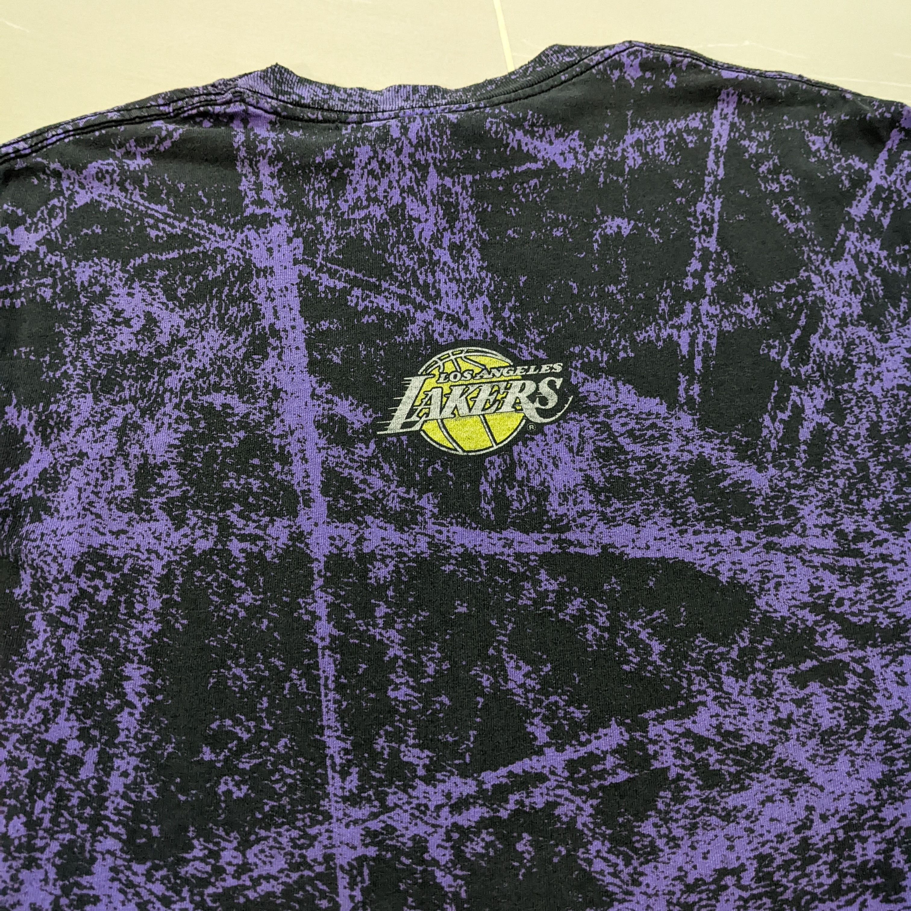 NBA Vintage Lakers Los Angeles NBA All Over Print T-shirt Size US L / EU 52-54 / 3 - 5 Thumbnail