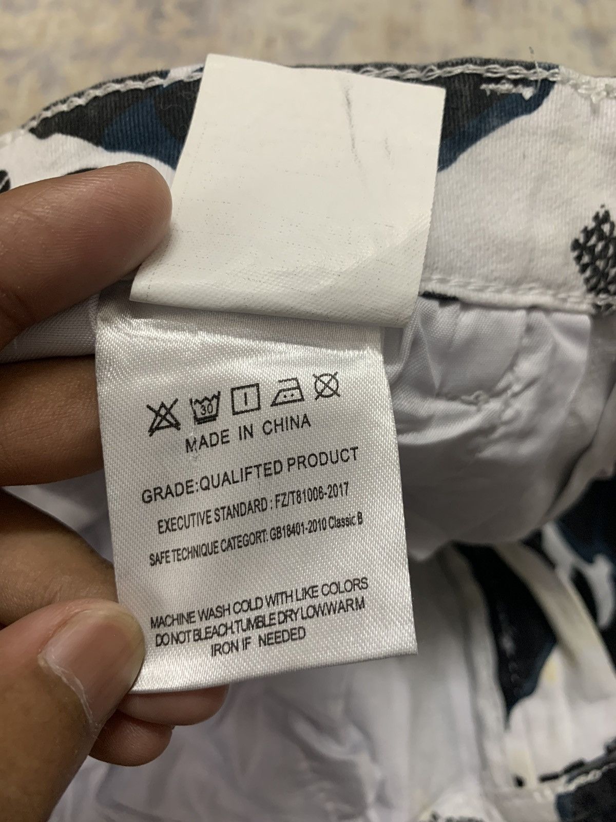 Japanese Brand Vtg Japanese Versace Couture Style Graphic Print Jeans W34 Size US 30 / EU 46 - 10 Thumbnail