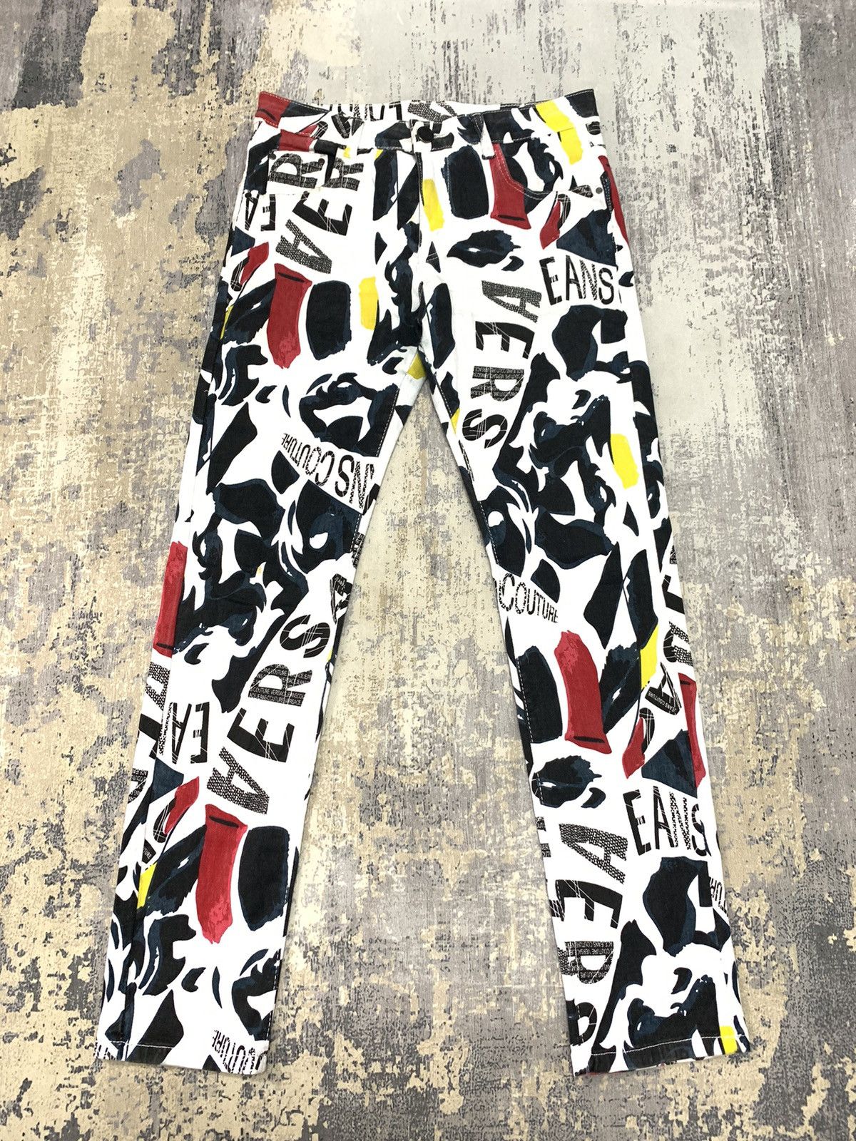 Japanese Brand Vtg Japanese Versace Couture Style Graphic Print Jeans W34 Size US 30 / EU 46 - 1 Thumbnail