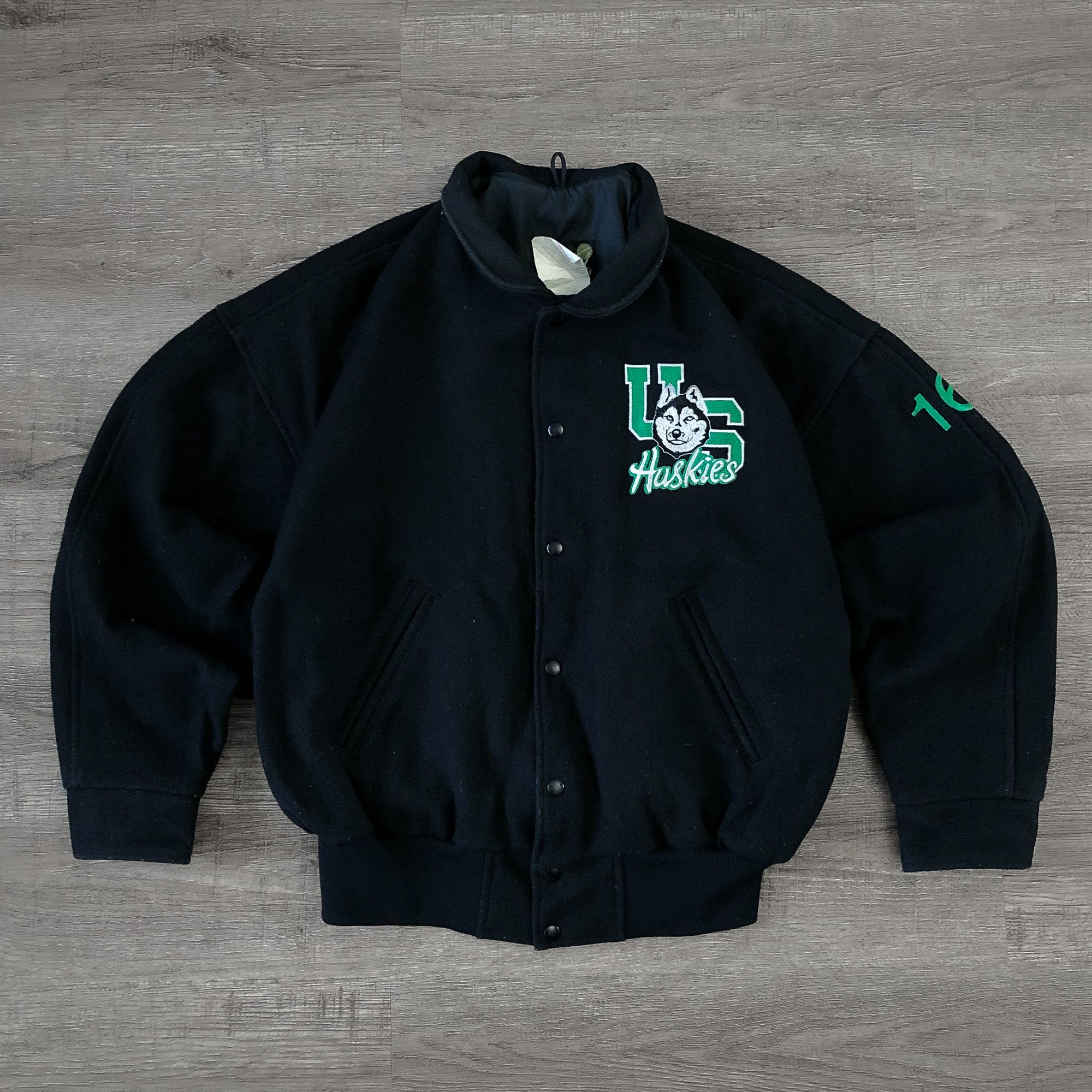 Vintage Vintage 90s Boxy Black 'U of S Huskies' Varsity Jacket Size US L / EU 52-54 / 3 - 3 Thumbnail