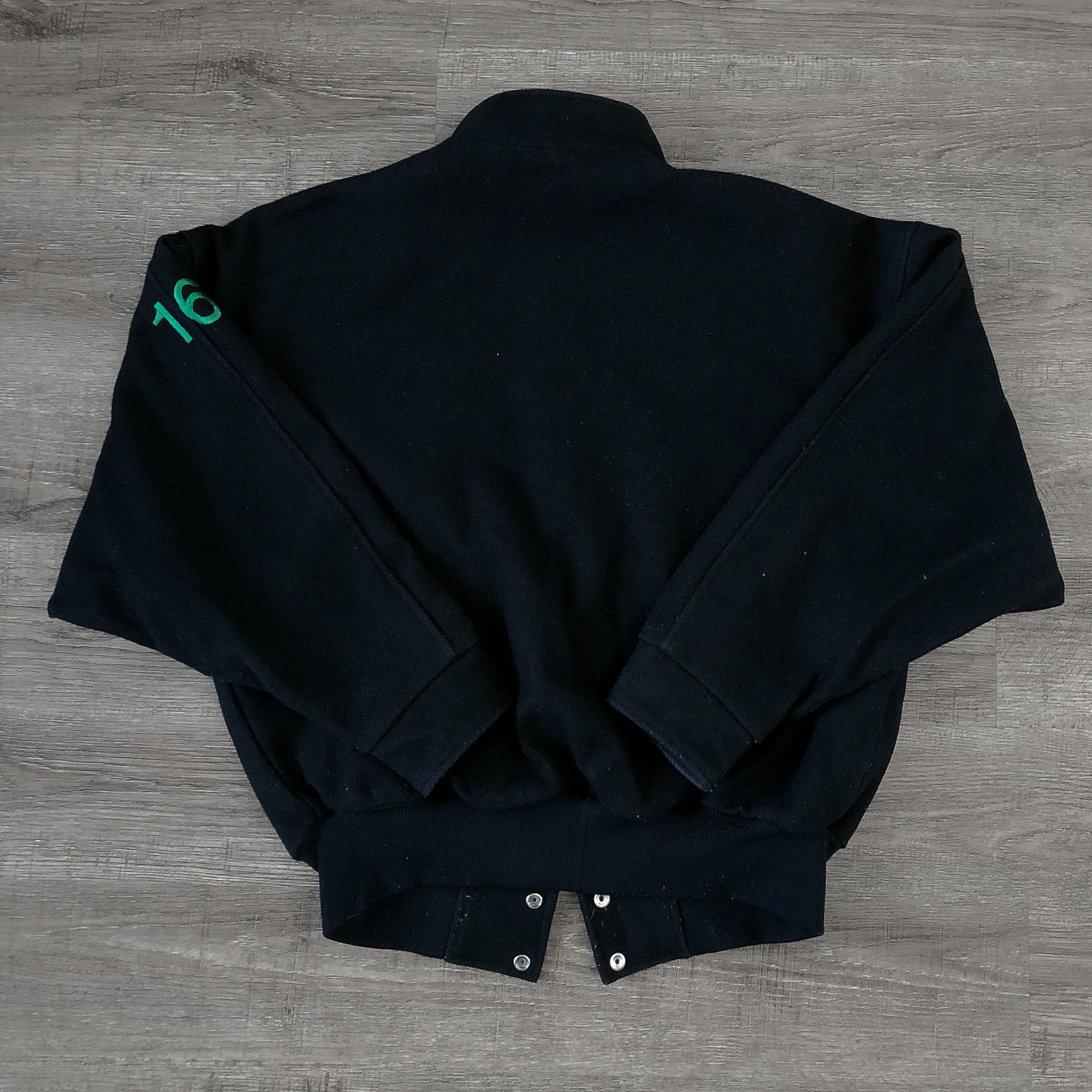 Vintage Vintage 90s Boxy Black 'U of S Huskies' Varsity Jacket Size US L / EU 52-54 / 3 - 6 Thumbnail