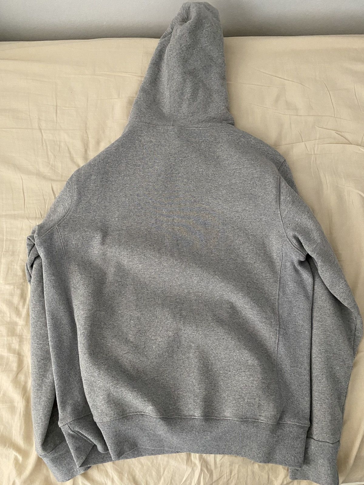 Kaws KAWS Holiday UK Hoodie Grey Size US M / EU 48-50 / 2 - 2 Thumbnail