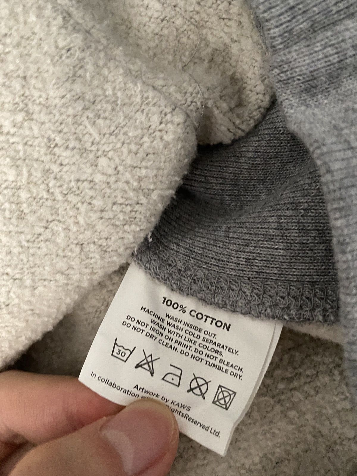 Kaws KAWS Holiday UK Hoodie Grey Size US M / EU 48-50 / 2 - 3 Thumbnail