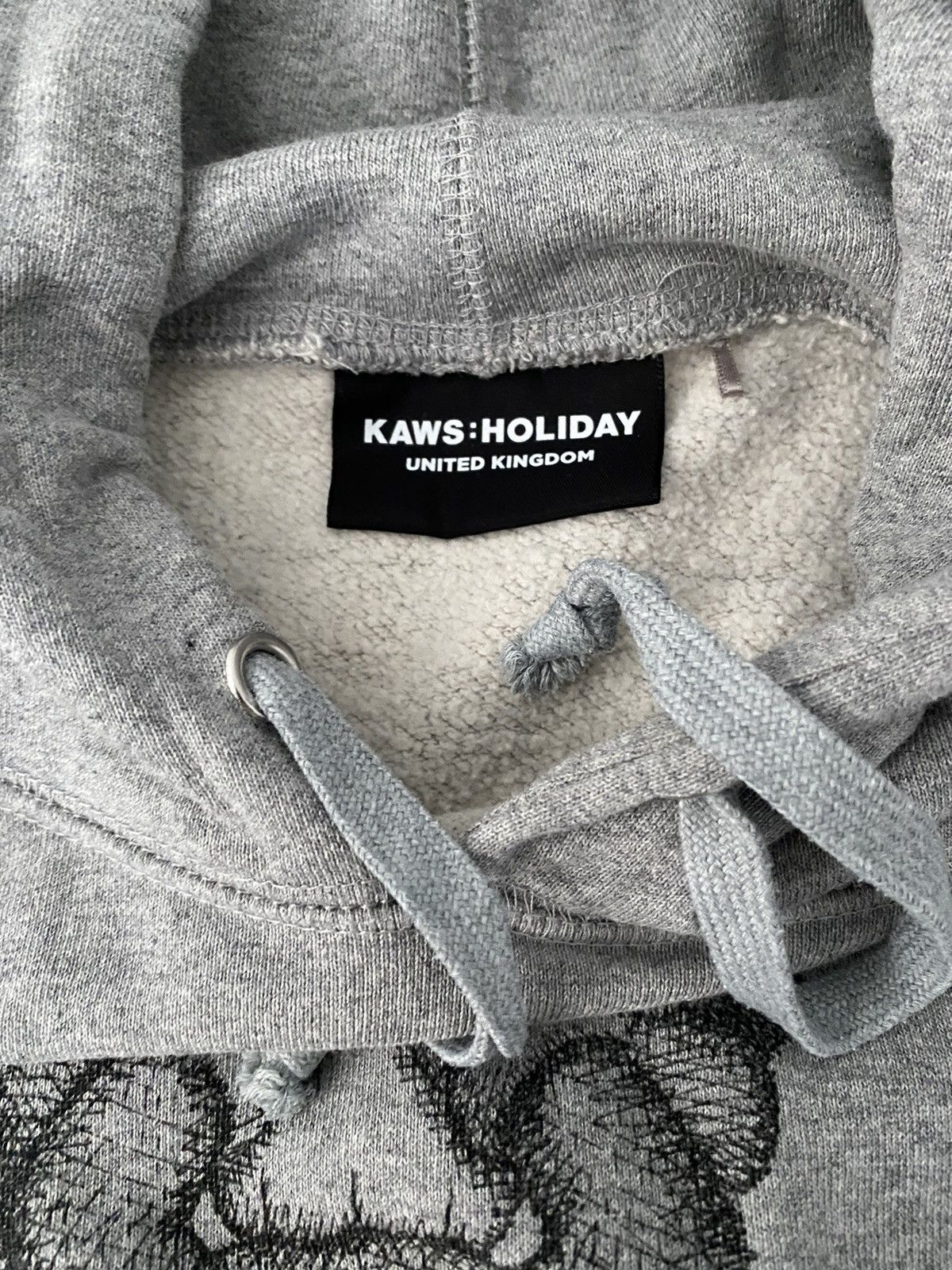 Kaws KAWS Holiday UK Hoodie Grey Size US M / EU 48-50 / 2 - 4 Thumbnail