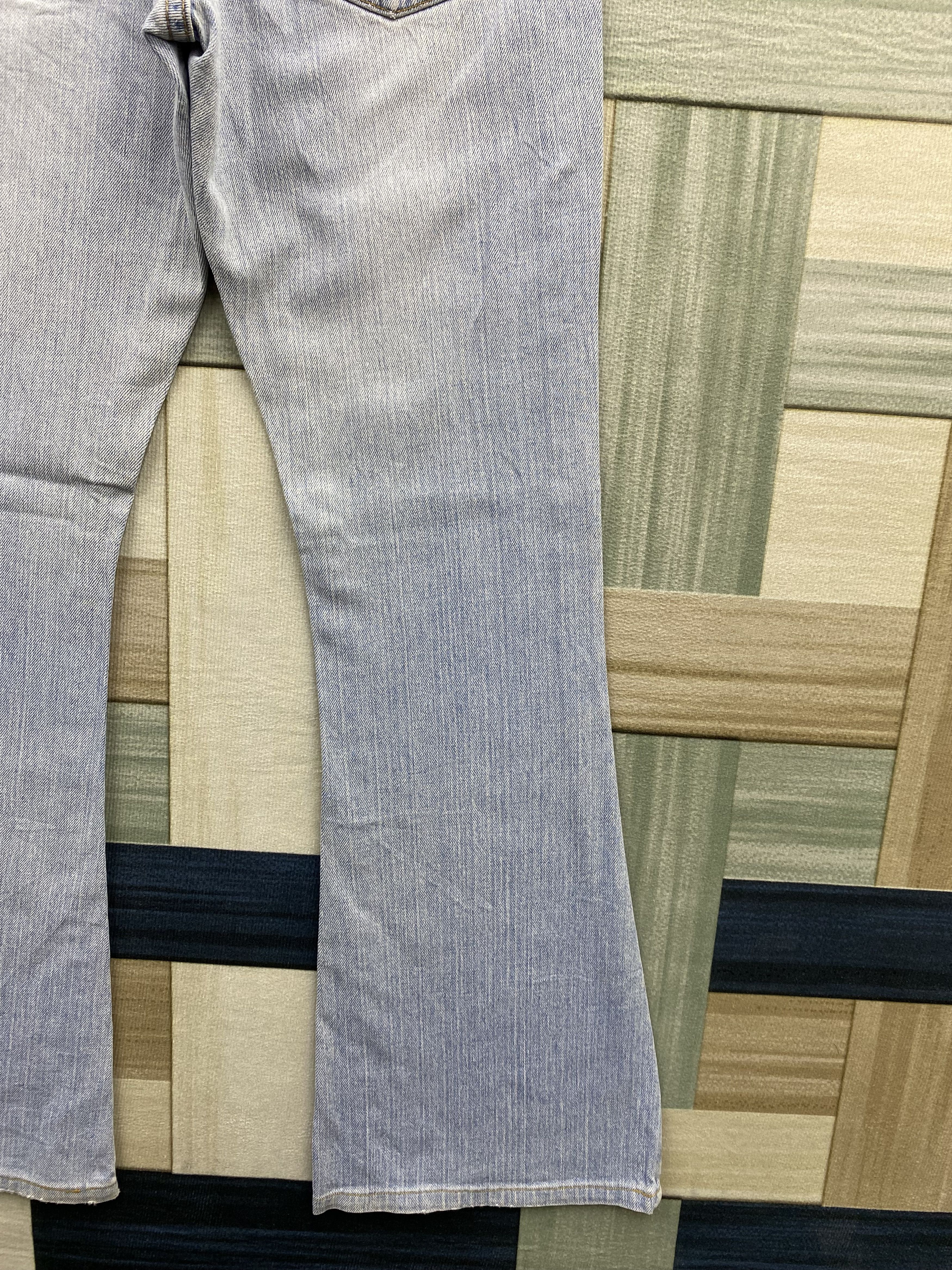 Levi's Vintage Levi's 519 Low Flare Light Wash Jean Size 28" / US 6 / IT 42 - 9 Thumbnail