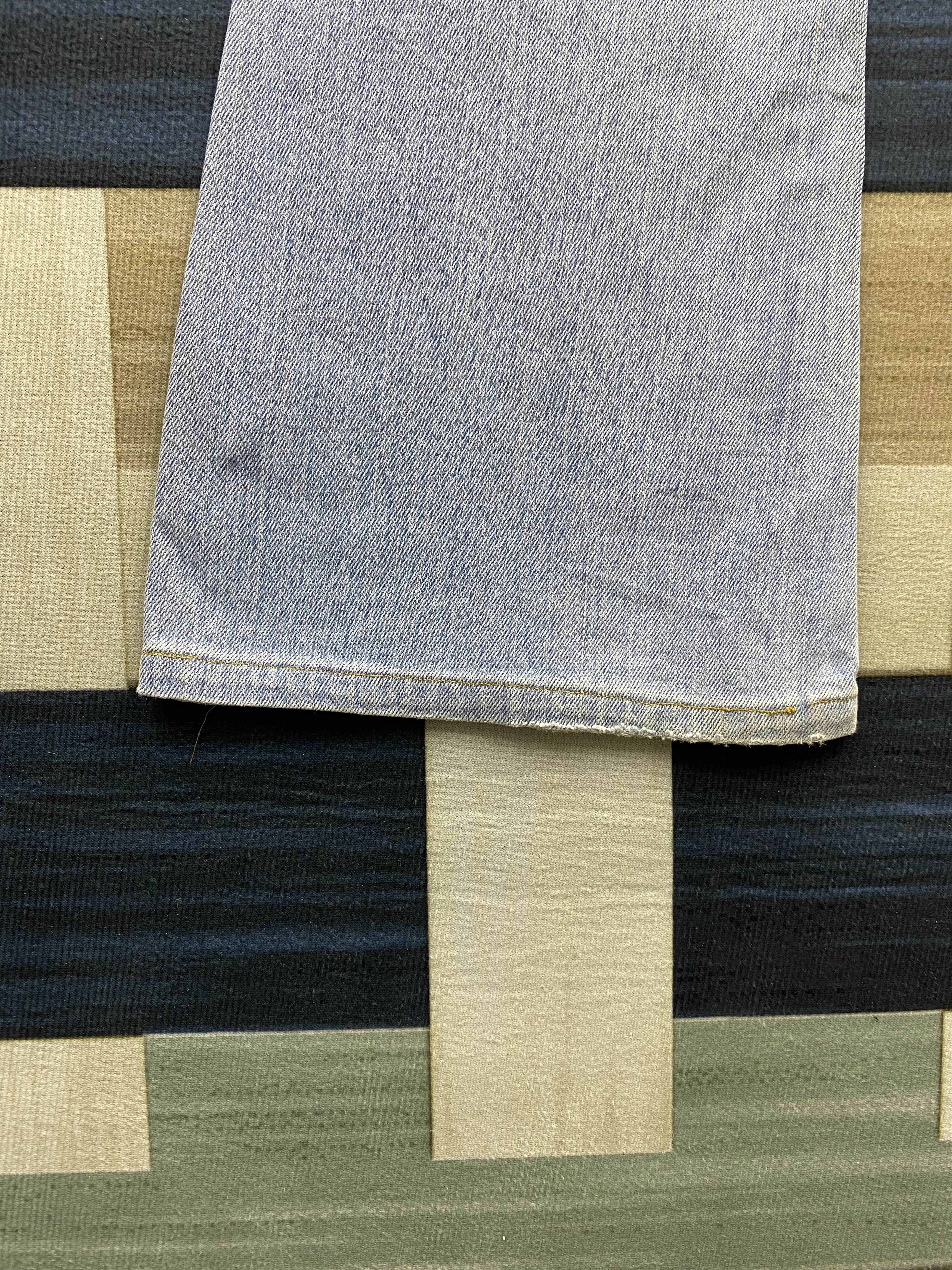 Levi's Vintage Levi's 519 Low Flare Light Wash Jean Size 28" / US 6 / IT 42 - 12 Thumbnail