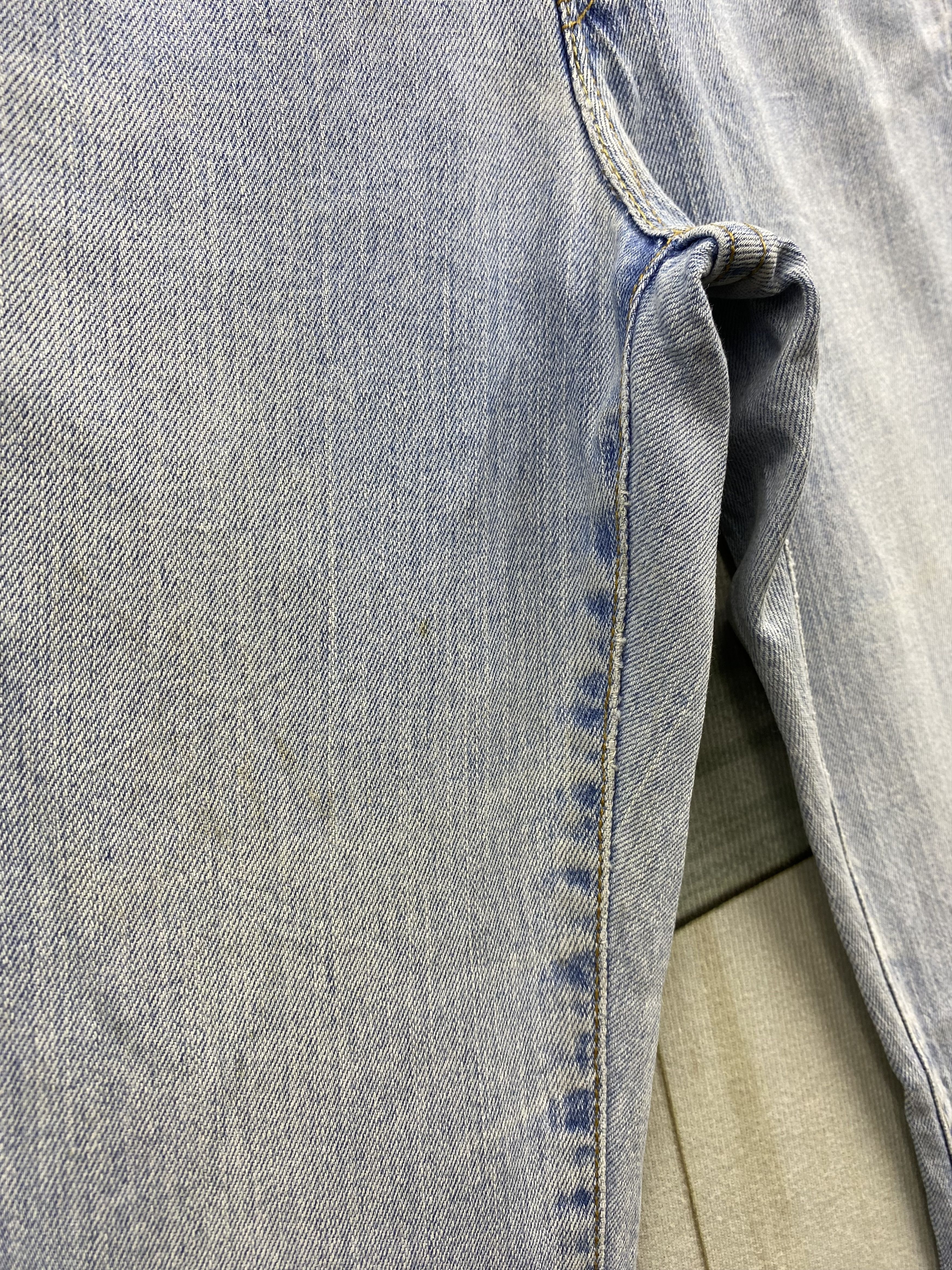 Levi's Vintage Levi's 519 Low Flare Light Wash Jean Size 28" / US 6 / IT 42 - 16 Thumbnail