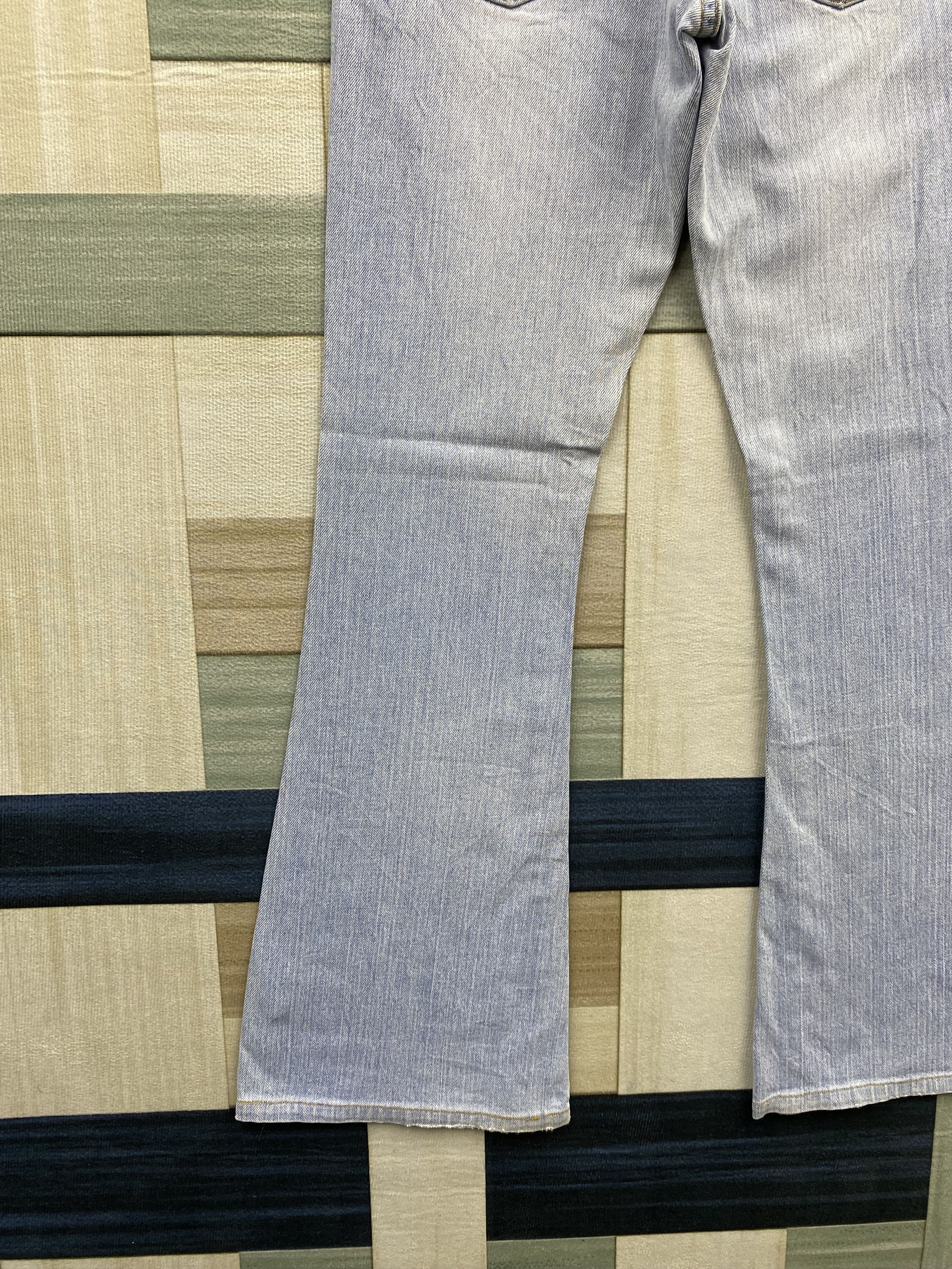 Levi's Vintage Levi's 519 Low Flare Light Wash Jean Size 28" / US 6 / IT 42 - 8 Thumbnail