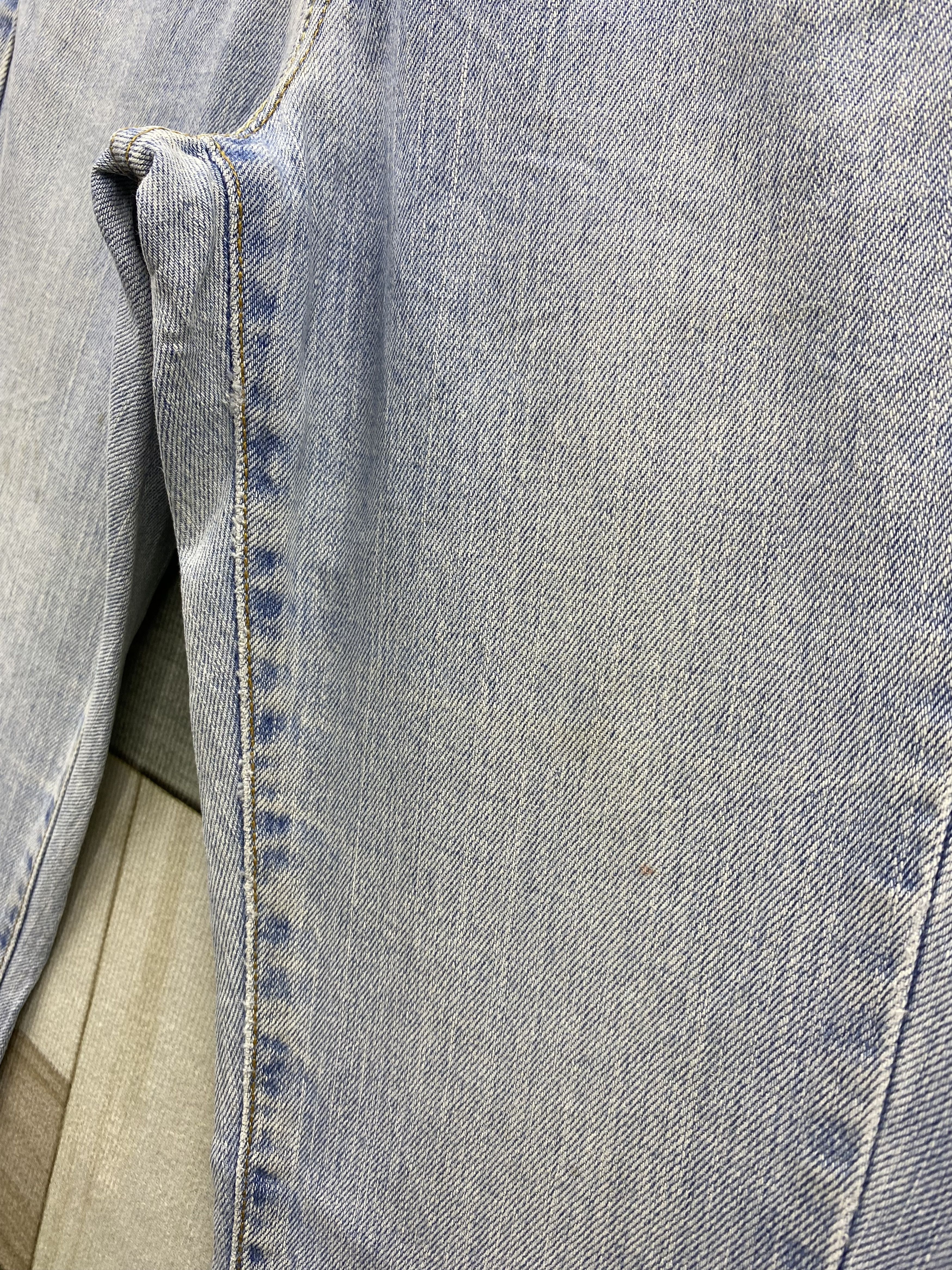 Levi's Vintage Levi's 519 Low Flare Light Wash Jean Size 28" / US 6 / IT 42 - 17 Thumbnail