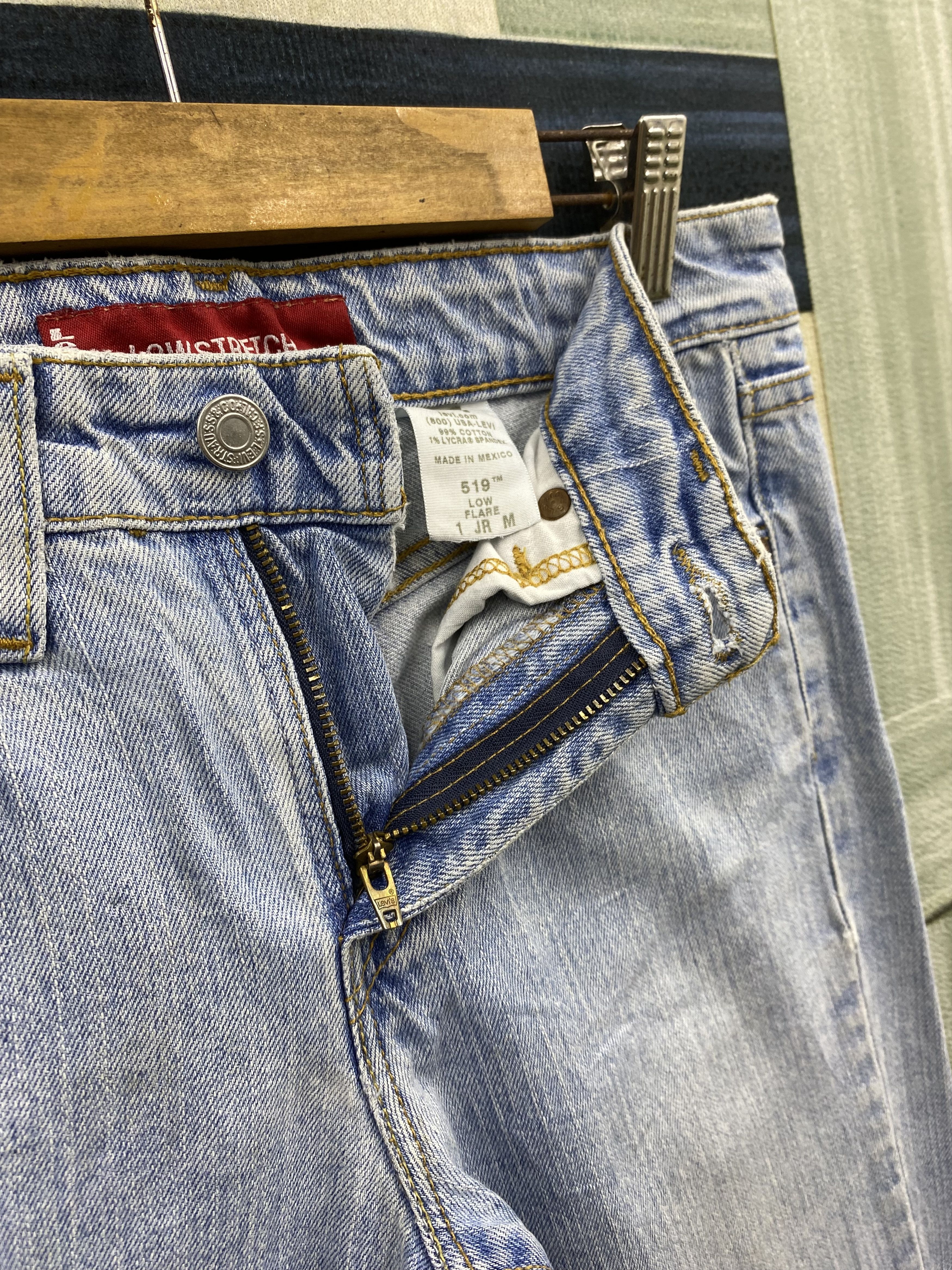 Levi's Vintage Levi's 519 Low Flare Light Wash Jean Size 28" / US 6 / IT 42 - 18 Thumbnail