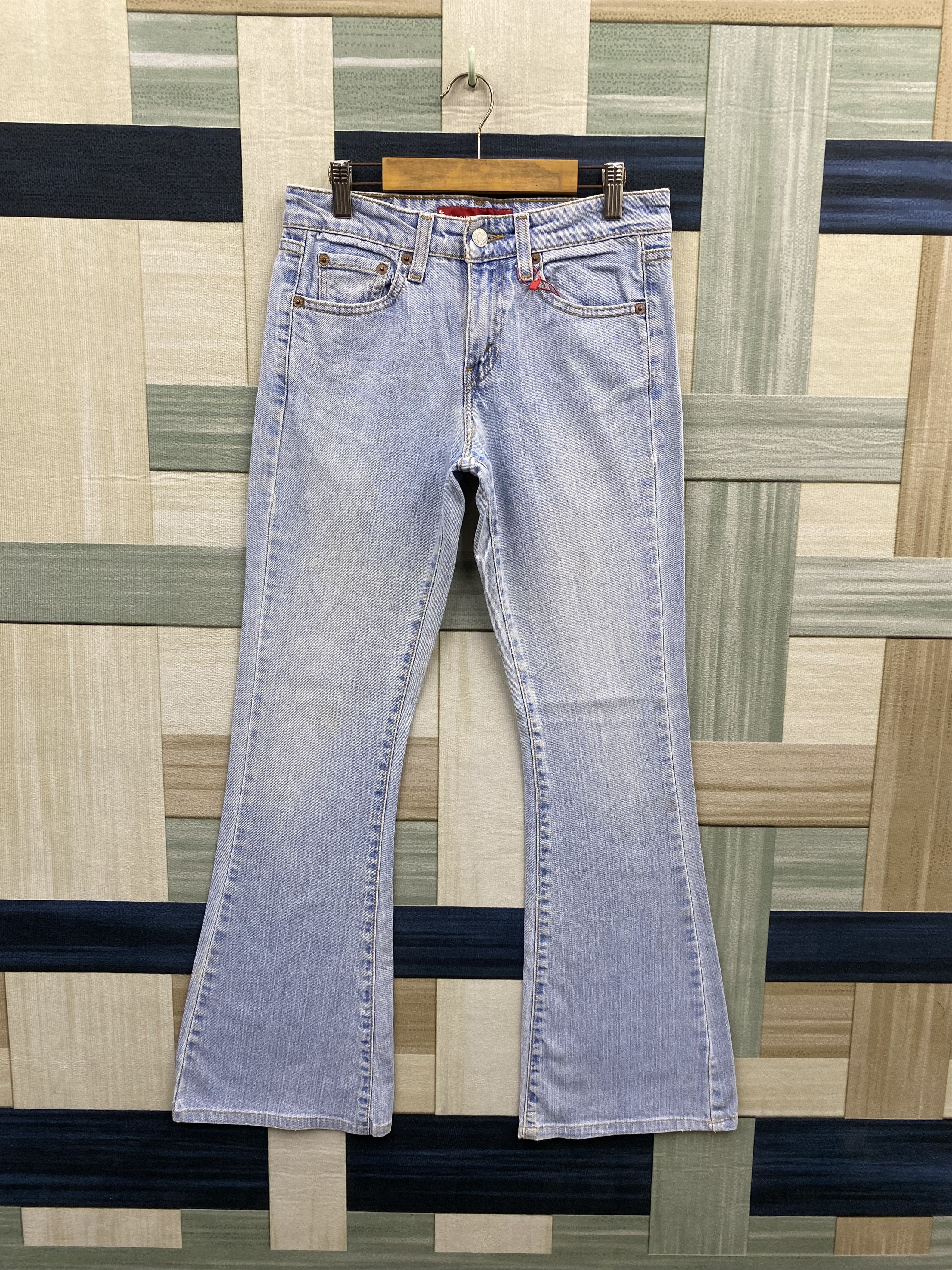 Levi's Vintage Levi's 519 Low Flare Light Wash Jean Size 28" / US 6 / IT 42 - 1 Thumbnail