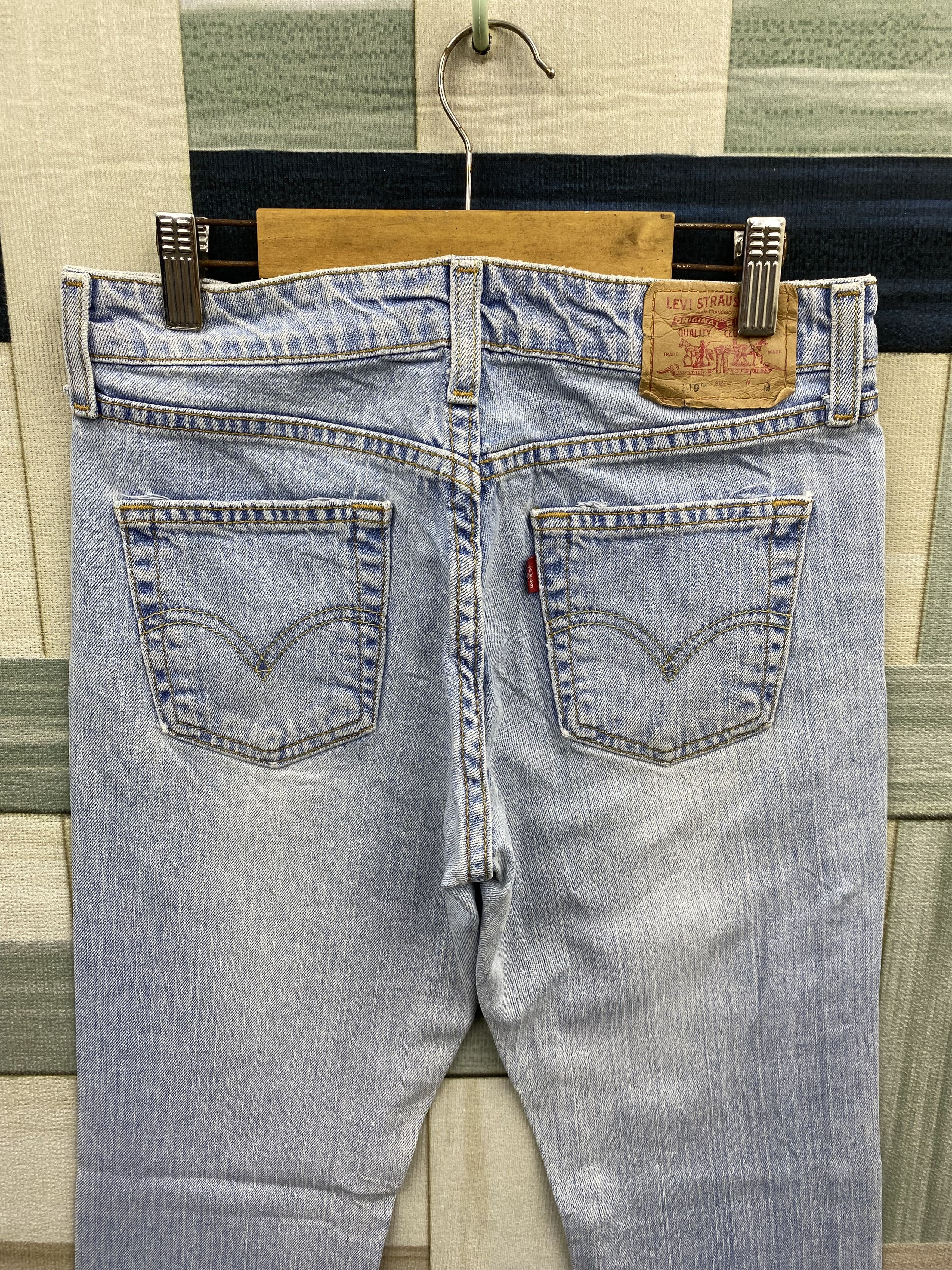 Levi's Vintage Levi's 519 Low Flare Light Wash Jean Size 28" / US 6 / IT 42 - 4 Thumbnail