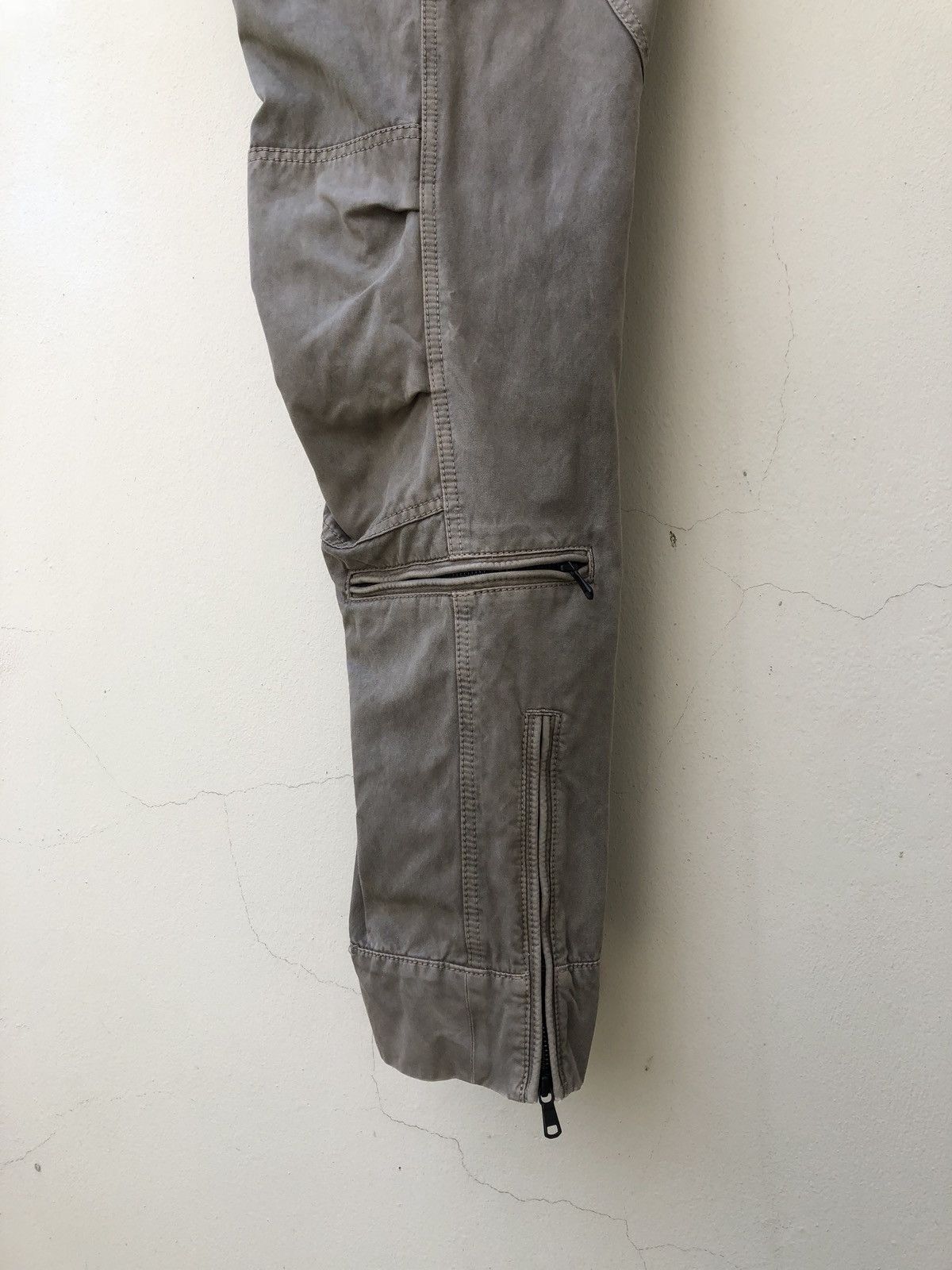 RIPVANWINKLE RipVanWinkle Japan Thick Parachute Bondage Cargo Pant Size US 31 - 14 Thumbnail